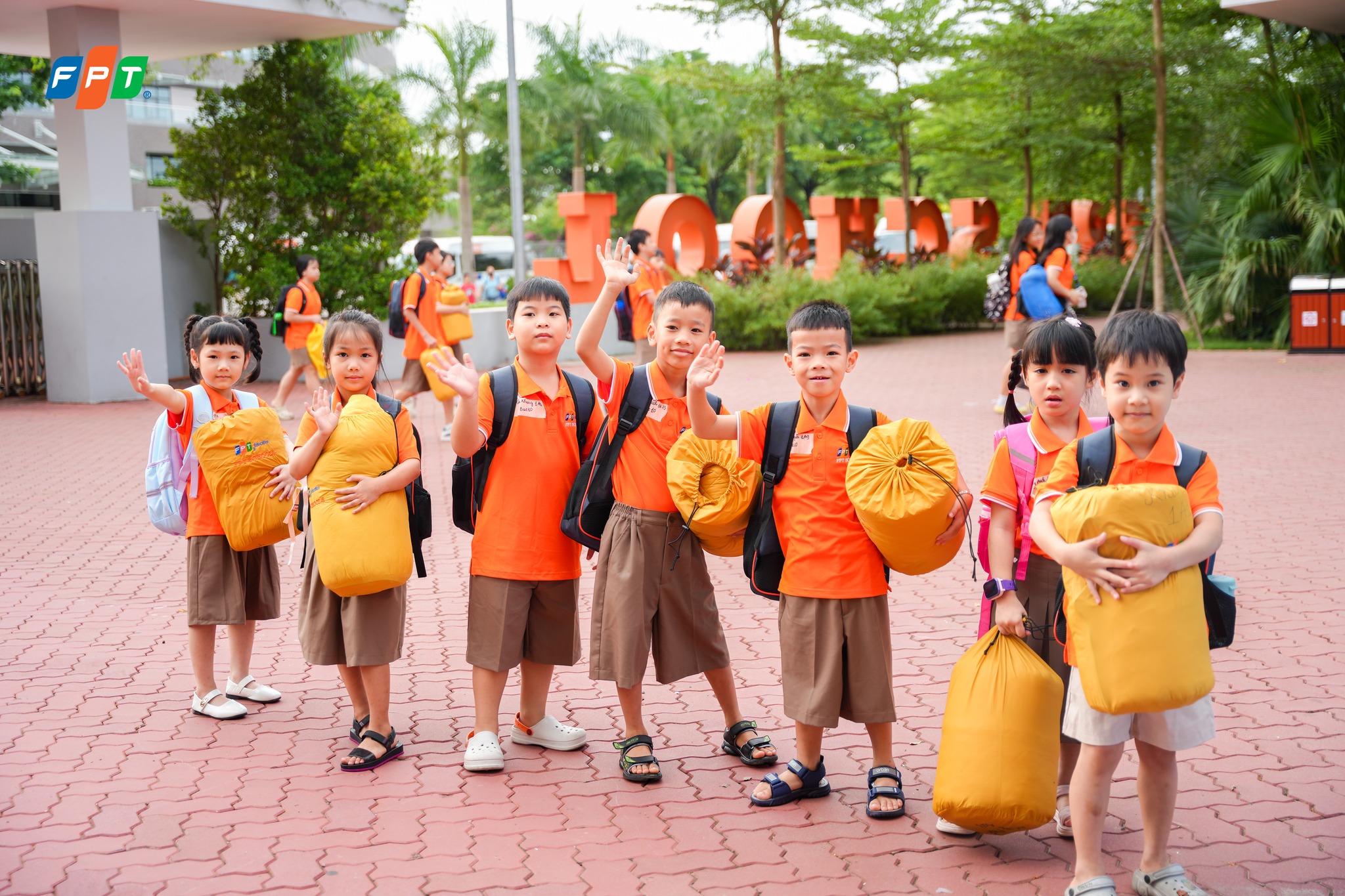 Trẻ hiếu động là gì? Nhận biết và chăm sóc trẻ hiếu động đúng cách | FPT Schools