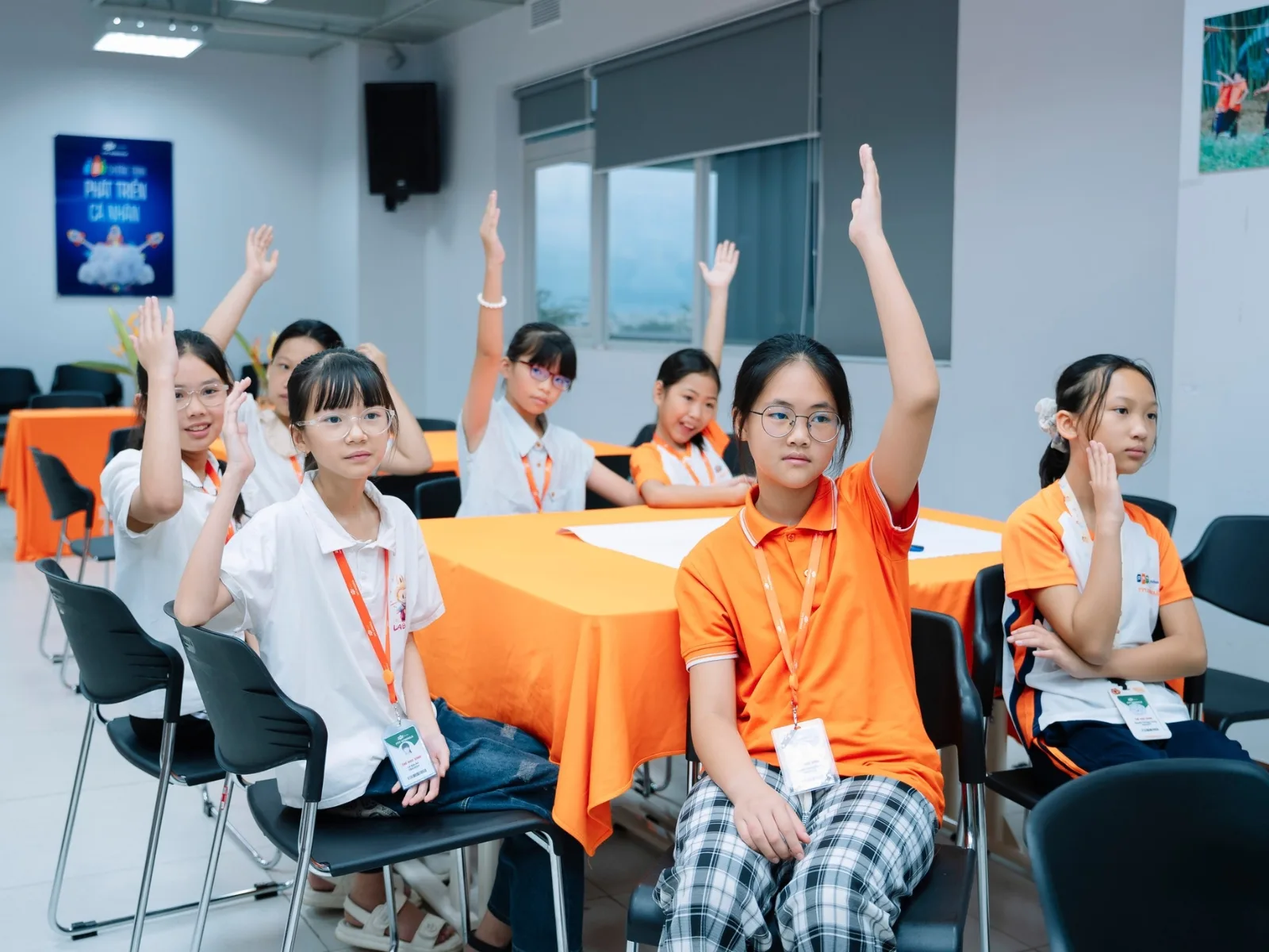 Tự tin là gì? Hiểu đúng để phát triển bản thân - FPT Education Giới thiệu về tự tin