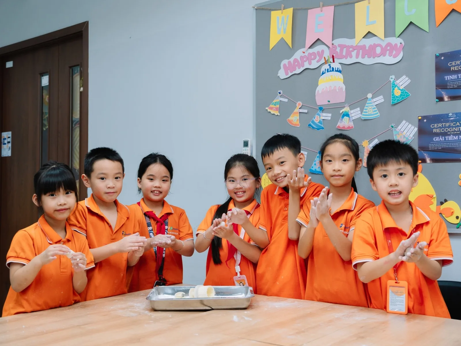 Tự tin là gì? Hiểu đúng để phát triển bản thân - FPT Education Phát triển kỹ năng và kiến thức để tăng khả năng tự tin