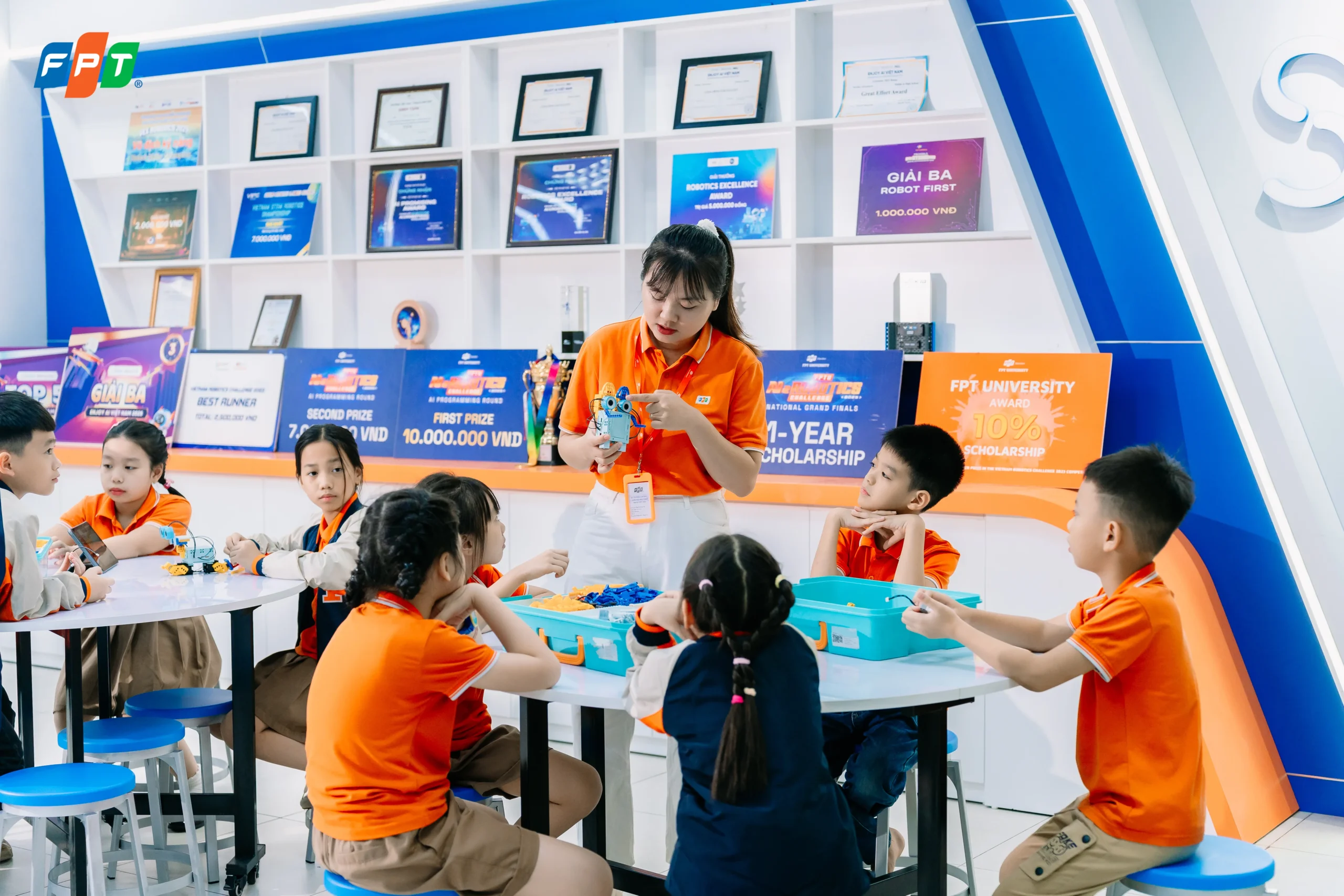 Chương trình Trải nghiệm thế giới thông minh (SMART) | FPT Schools