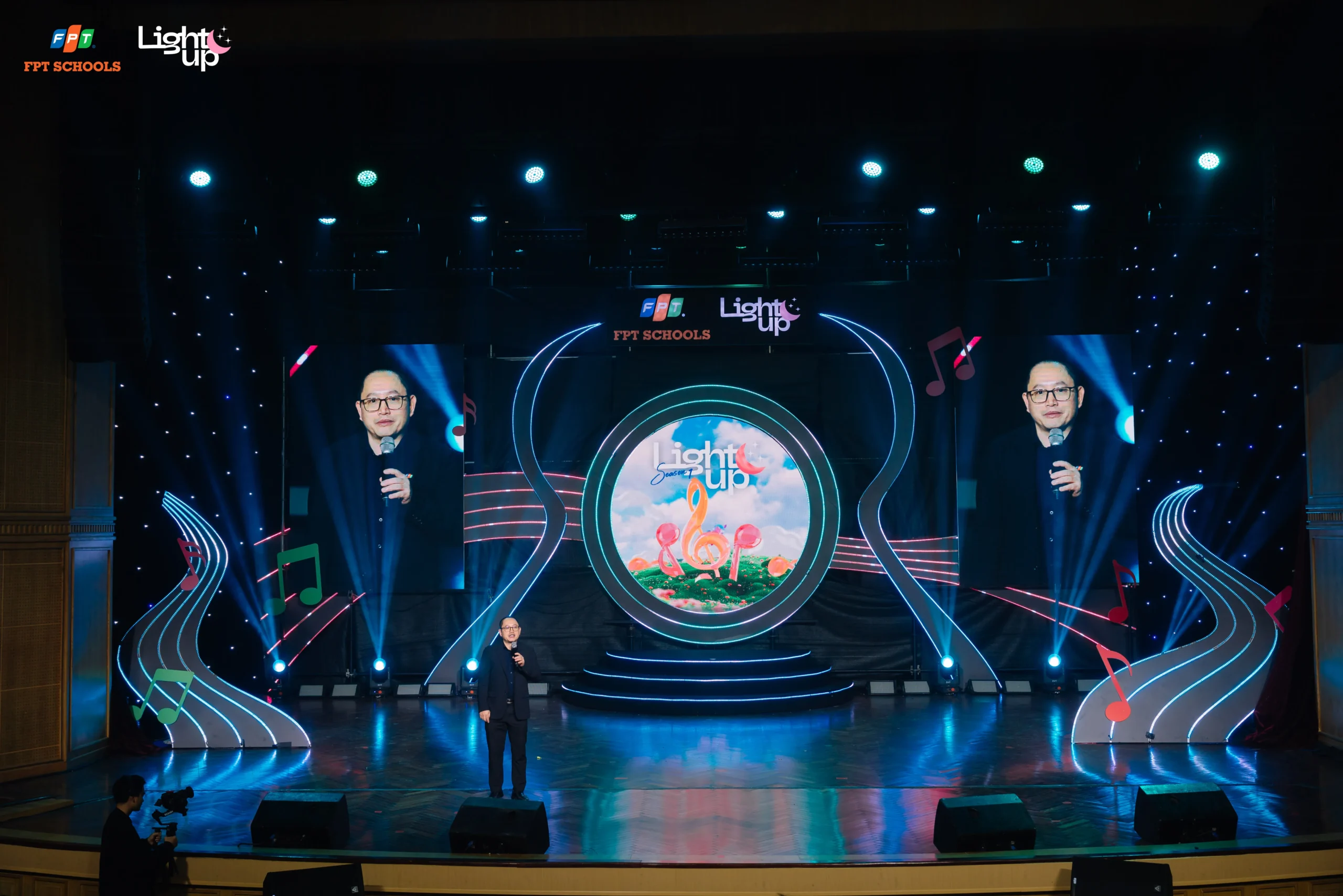 Học sinh FPT Schools khẳng định tài năng âm nhạc và ngoại ngữ tại chung kết cuộc thi hát tiếng Anh Light Up 2025 | FPT Schools