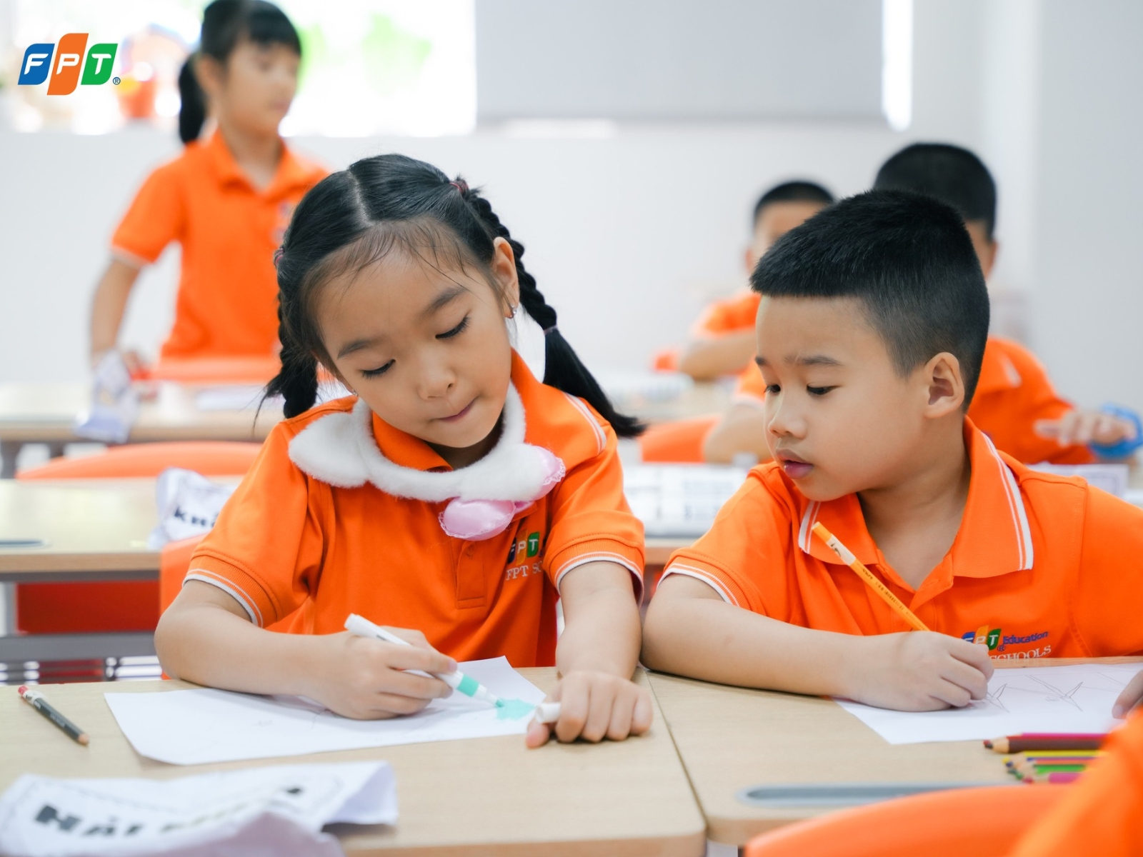 Giáo dục nhân bản là gì? Ý nghĩa và vai trò trong giáo dục hiện đại - FPT Education Nguồn gốc và tư tưởng nền tảng của giáo dục nhân bản