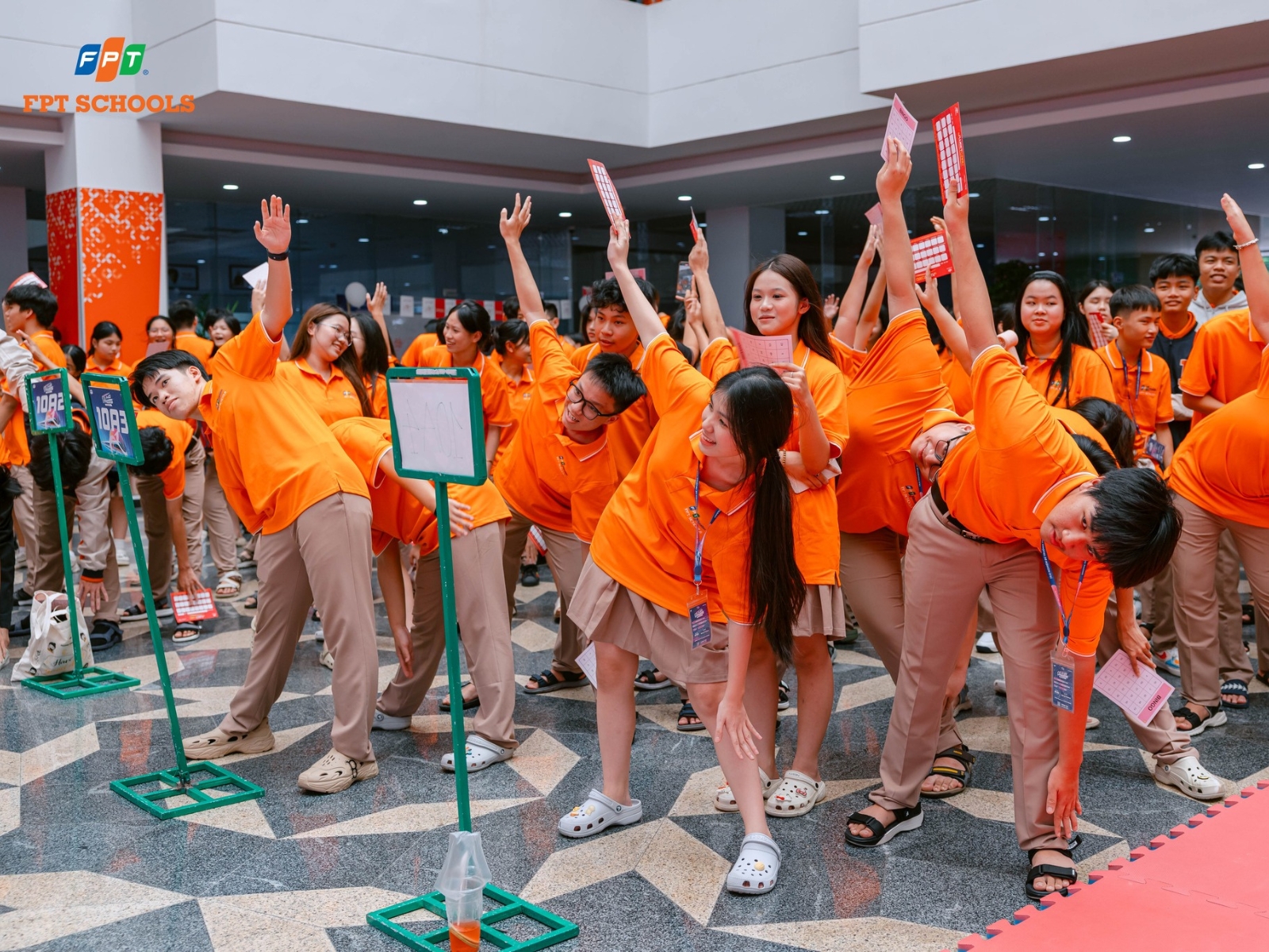 Giáo dục nhân văn là gì? Nền tảng hình thành con người toàn diện - FPT Education Các giá trị nền tảng của giáo dục nhân văn