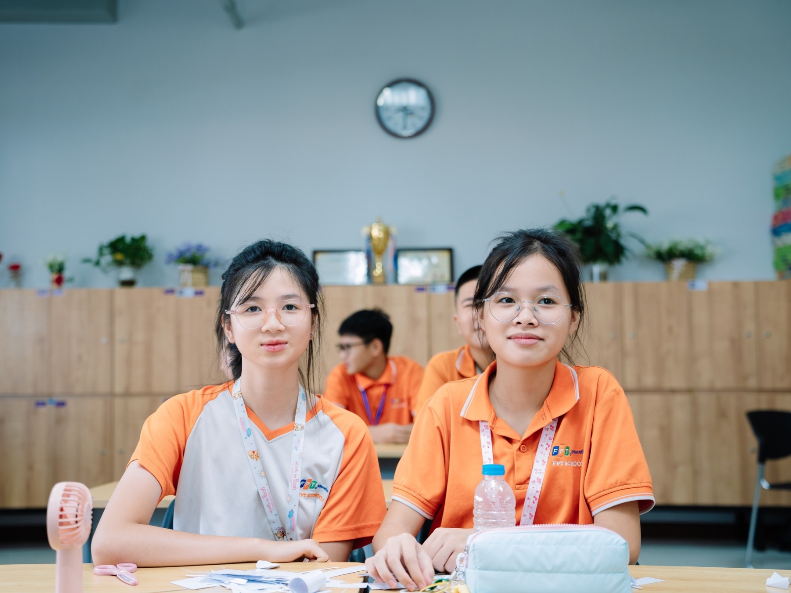 Bật mí mối quan hệ giữa lý luận và thực tiễn trong giáo dục hiện đại - FPT Education Giải pháp gắn kết lý luận và thực tiễn trong giáo dục