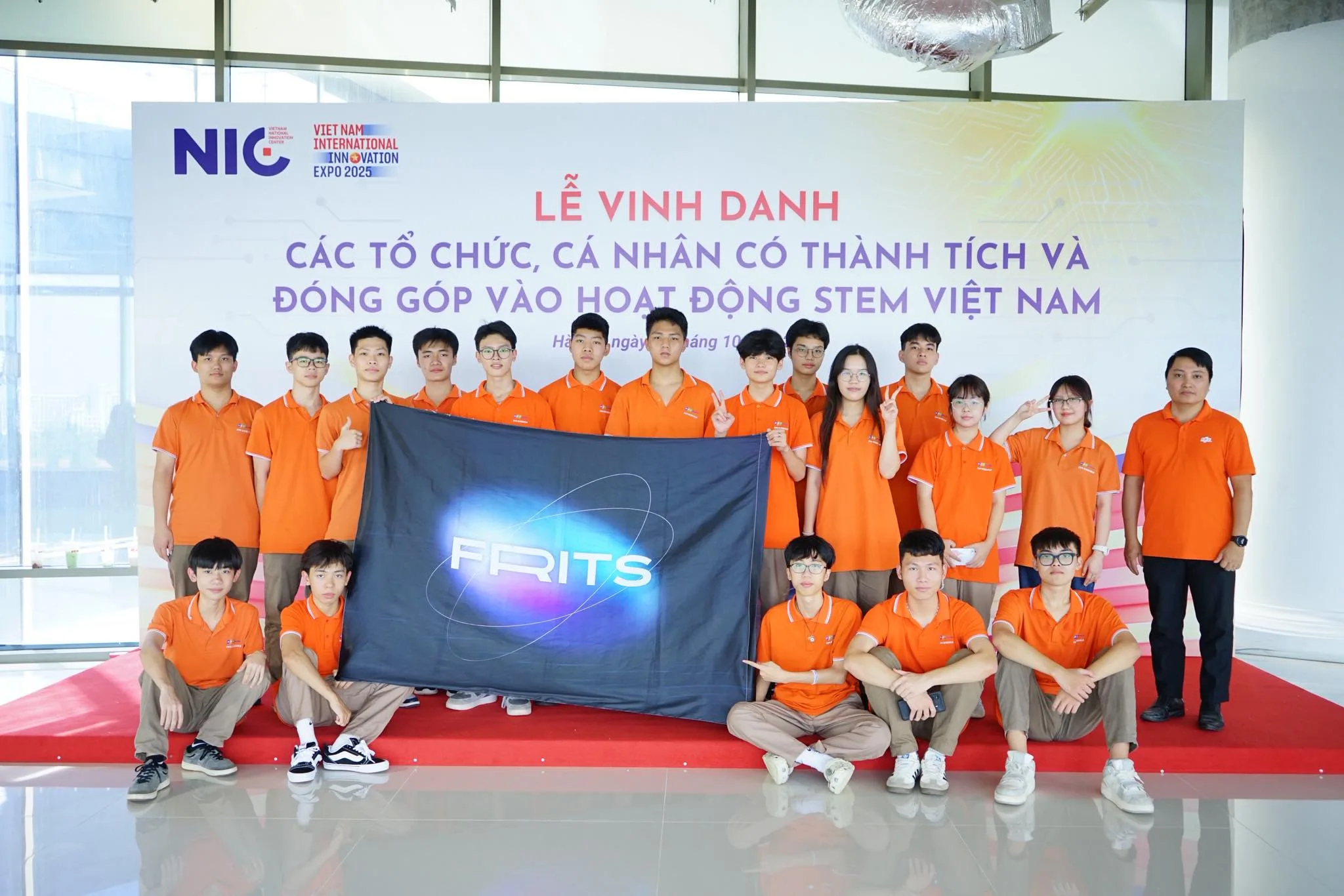 Người thầy thầm lặng đứng sau tấm vé đến Mỹ của đội Top 1 điểm thăng hạng FIRST Tech Challenge (2025 – 2026) | FPT Schools