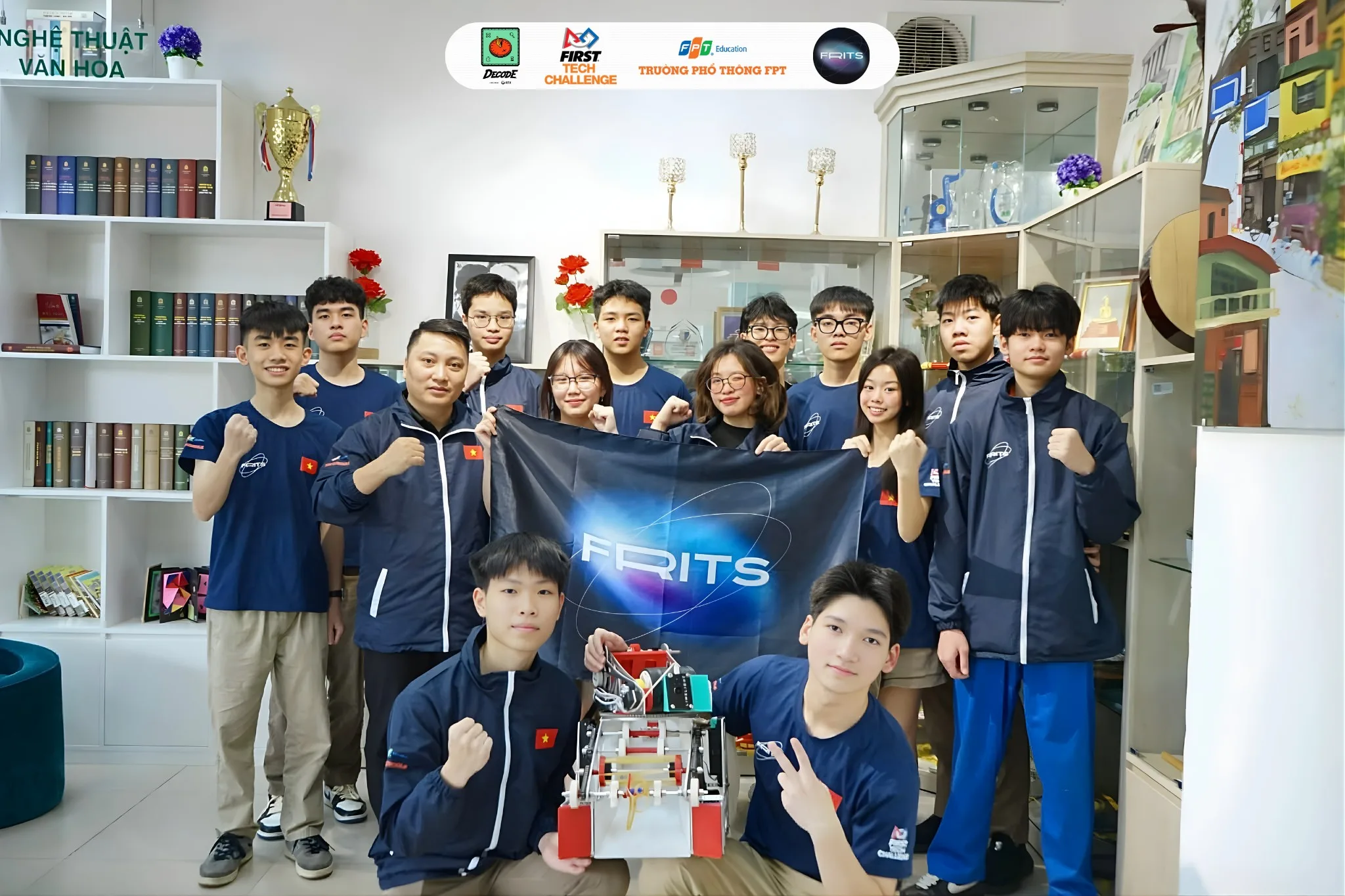 Người thầy thầm lặng đứng sau tấm vé đến Mỹ của đội Top 1 điểm thăng hạng FIRST Tech Challenge (2025 – 2026) | FPT Schools