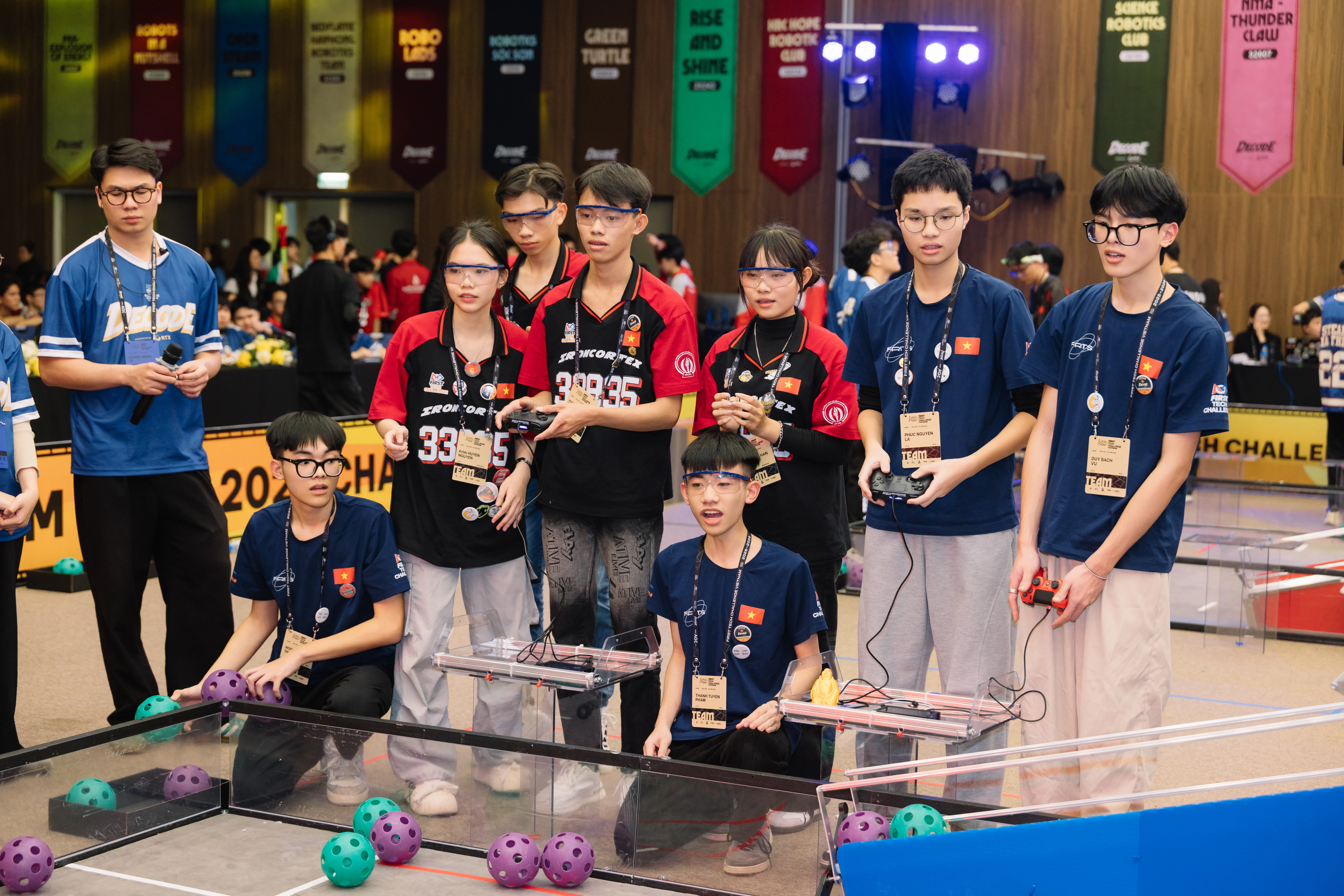 FRITS - Từ niềm say mê công nghệ đến vinh quang của ngôi vị quán quân | FPT Schools