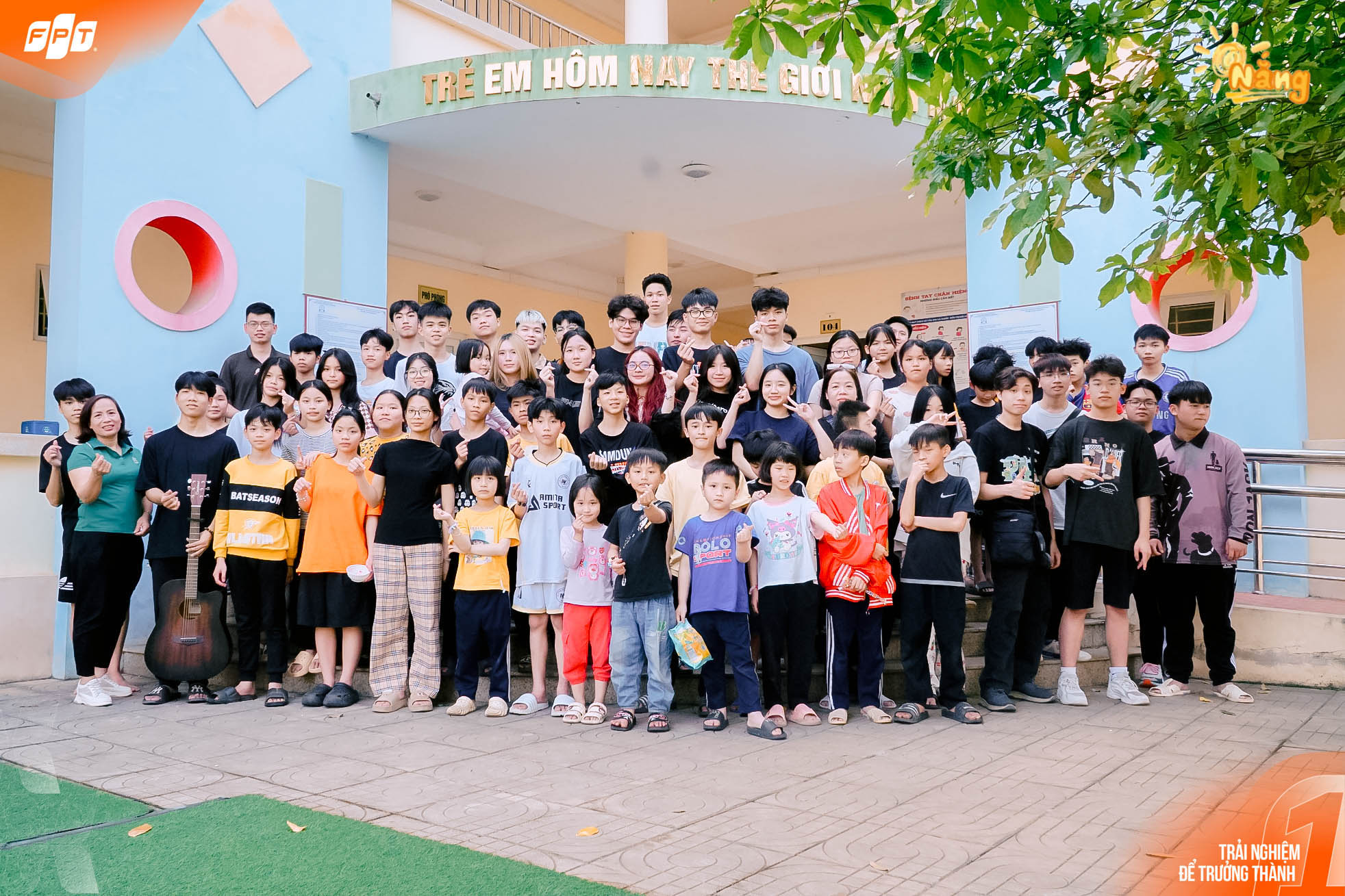 Học sinh THPT FPT Hà Nội mang yêu thương đến Trung tâm bảo trợ xã hội số 4 qua dự án Nắng | FPT Schools