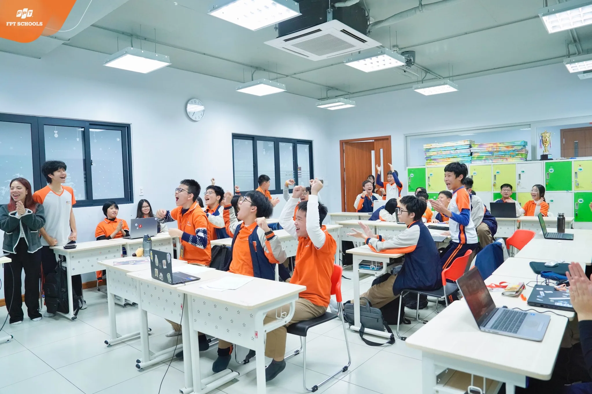 Học sinh FPT School Hải Phòng học tiếng Anh qua tranh luận liên trường - FPT Education học tiếng Anh qua tranh luận