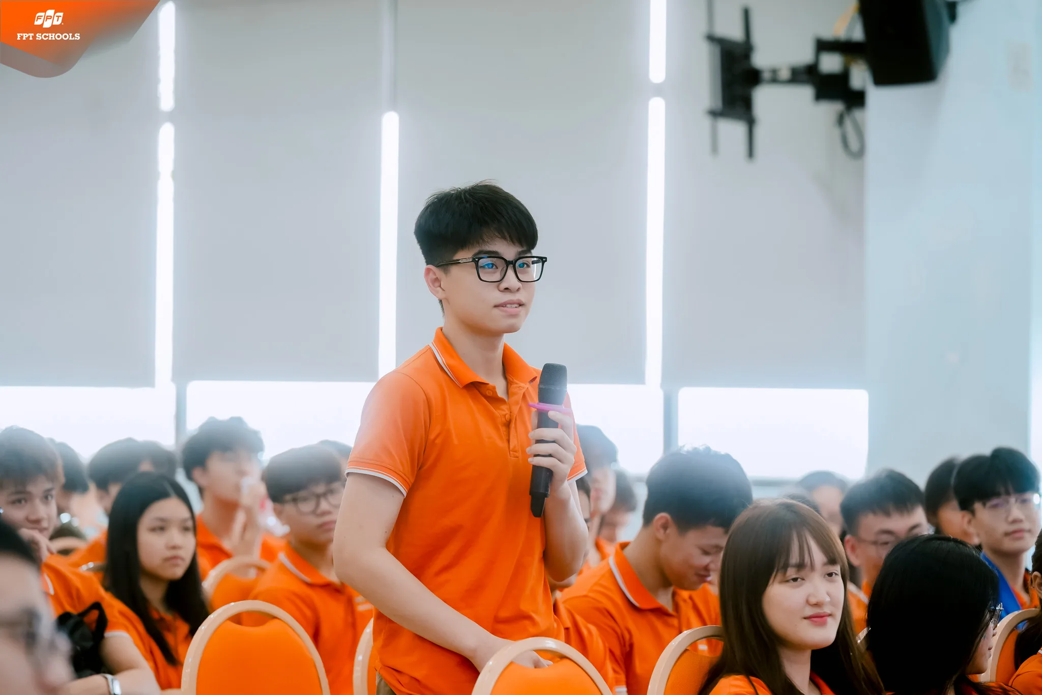 Tuyên truyền pháp luật cho học sinh THPT FPT Hà Nội: Công an xã Hòa Lạc trang bị kiến thức an toàn giao thông và phòng chống tội phạm | FPT Schools