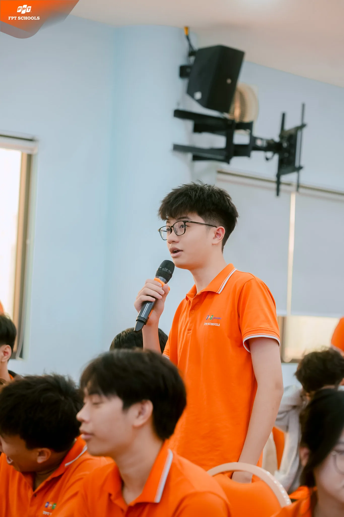 Tuyên truyền pháp luật cho học sinh THPT FPT Hà Nội: Công an xã Hòa Lạc trang bị kiến thức an toàn giao thông và phòng chống tội phạm | FPT Schools