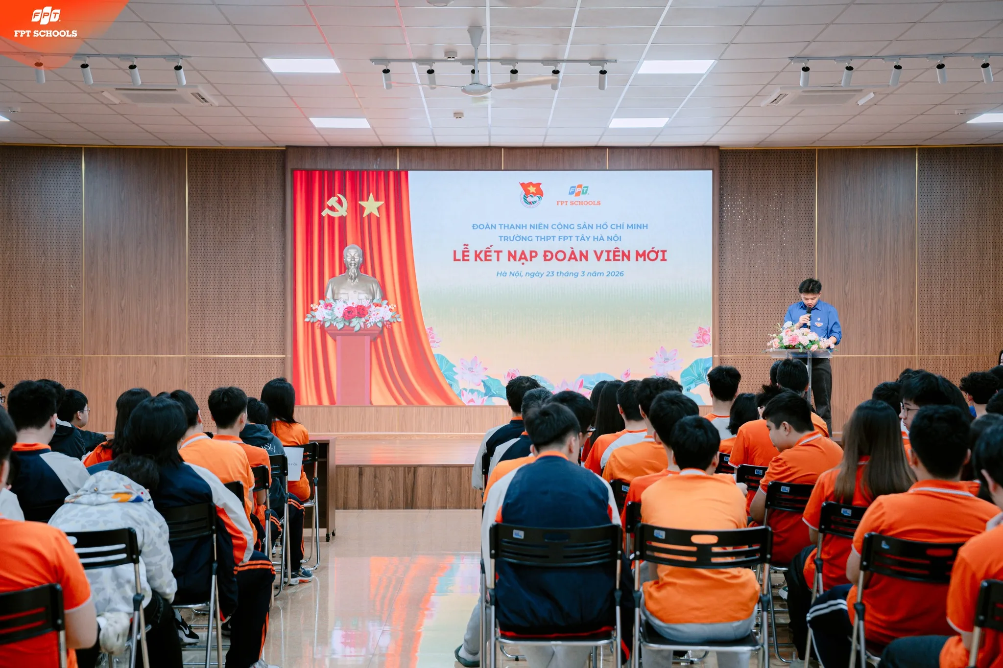 HƯỞNG ỨNG NGÀY ĐOÀN TNCS HỒ CHÍ MINH - TRƯỜNG THPT FPT TÂY HÀ NỘI TỔ CHỨC LỄ KẾT NẠP ĐOÀN VIÊN MỚI NĂM HỌC 2025-2026 - FPT Education HƯỞNG ỨNG NGÀY ĐOÀN TNCS HỒ CHÍ MINH - TRƯỜNG THPT FPT TÂY HÀ NỘI TỔ CHỨC LỄ KẾT NẠP ĐOÀN VIÊN MỚI NĂM HỌC 2025-2026 | FPT Schools