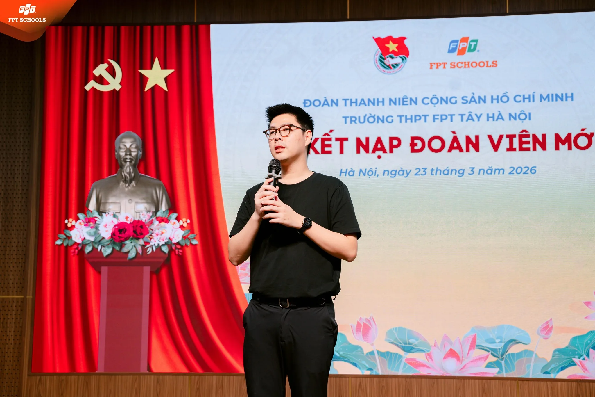 HƯỞNG ỨNG NGÀY ĐOÀN TNCS HỒ CHÍ MINH - TRƯỜNG THPT FPT TÂY HÀ NỘI TỔ CHỨC LỄ KẾT NẠP ĐOÀN VIÊN MỚI NĂM HỌC 2025-2026 - FPT Education lễ kết nạp Đoàn viên