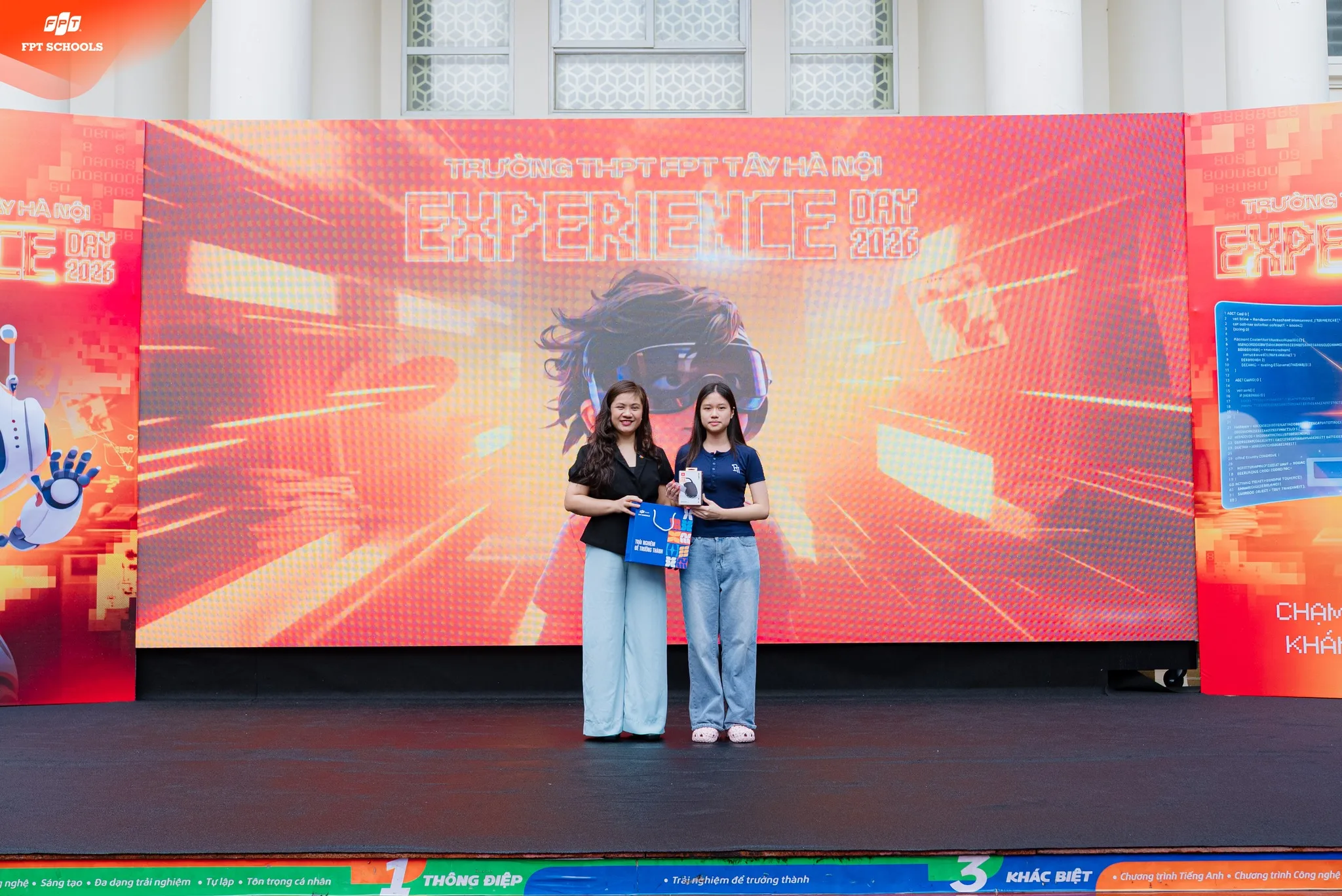 ĐÔNG ĐẢO PHỤ HUYNH & HỌC SINH HÒA MÌNH VÀO KHÔNG KHÍ SÔI ĐỘNG TẠI EXPERIENCE DAY 2026 – FPT SCHOOL TÂY HÀ NỘI - FPT Education ĐÔNG ĐẢO PHỤ HUYNH & HỌC SINH HÒA MÌNH VÀO KHÔNG KHÍ SÔI ĐỘNG TẠI EXPERIENCE DAY 2026 – FPT SCHOOL TÂY HÀ NỘI | FPT Schools