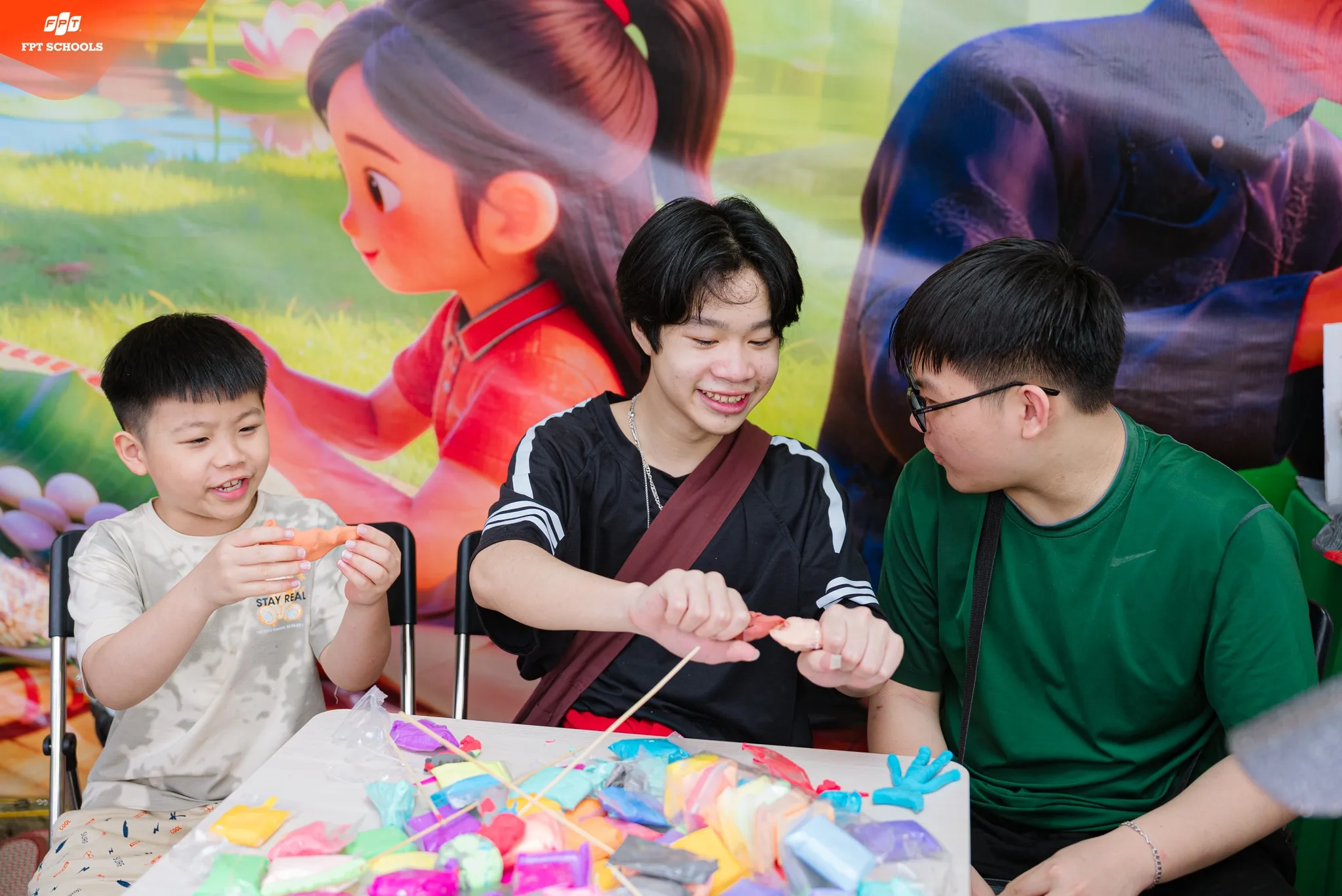 ĐÔNG ĐẢO PHỤ HUYNH & HỌC SINH HÒA MÌNH VÀO KHÔNG KHÍ SÔI ĐỘNG TẠI EXPERIENCE DAY 2026 – FPT SCHOOL TÂY HÀ NỘI - FPT Education ĐÔNG ĐẢO PHỤ HUYNH & HỌC SINH HÒA MÌNH VÀO KHÔNG KHÍ SÔI ĐỘNG TẠI EXPERIENCE DAY 2026 – FPT SCHOOL TÂY HÀ NỘI | FPT Schools