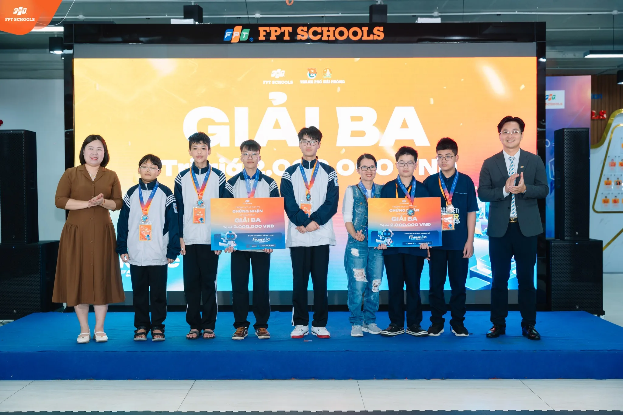 Chung kết Robotics vòng cơ sở đã gọi tên những nhà vô địch, sẵn sàng cho giải đấu FAnRoC toàn quốc | FPT Schools