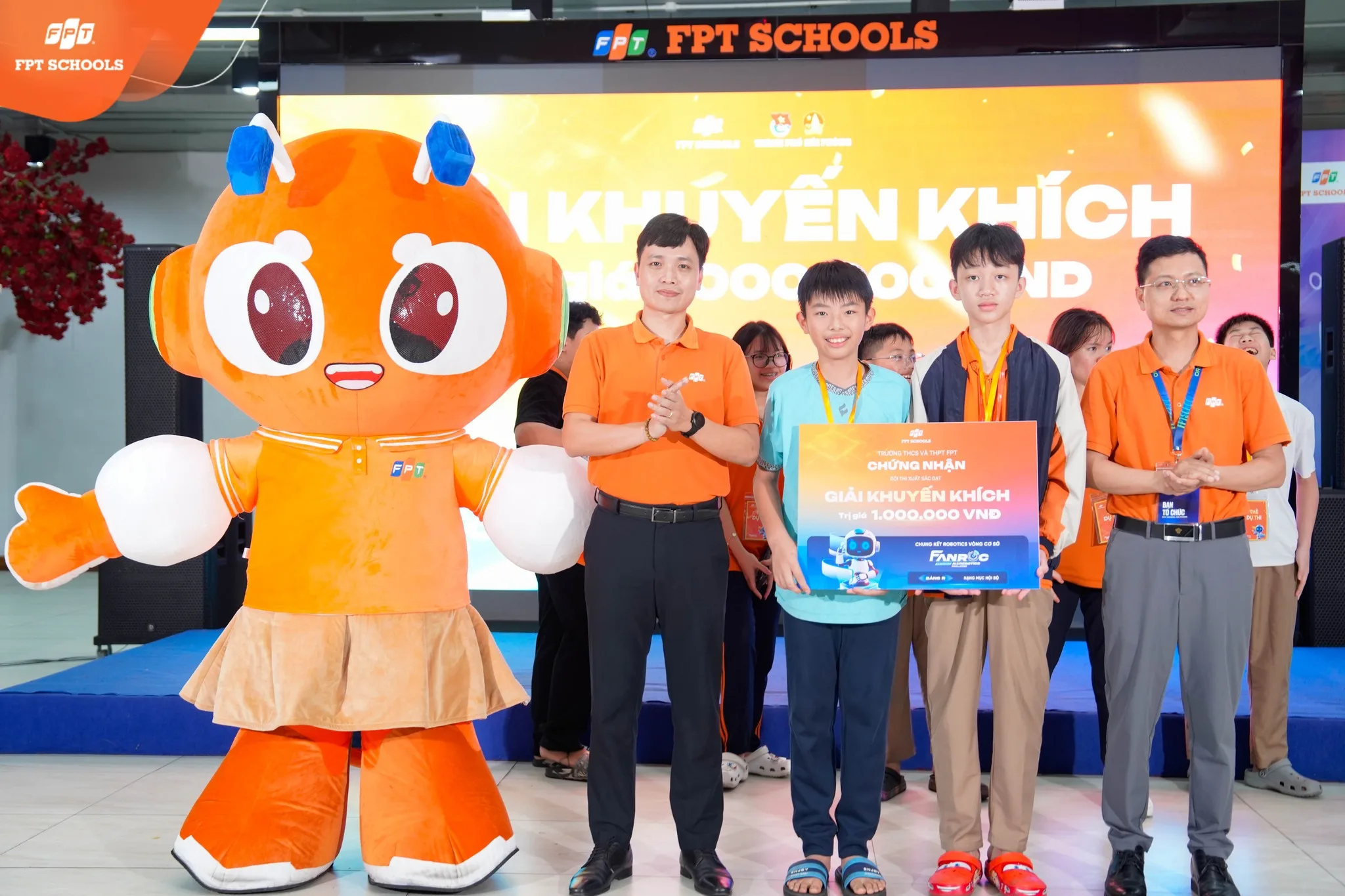 Chung kết Robotics vòng cơ sở đã gọi tên những nhà vô địch, sẵn sàng cho giải đấu FAnRoC toàn quốc | FPT Schools