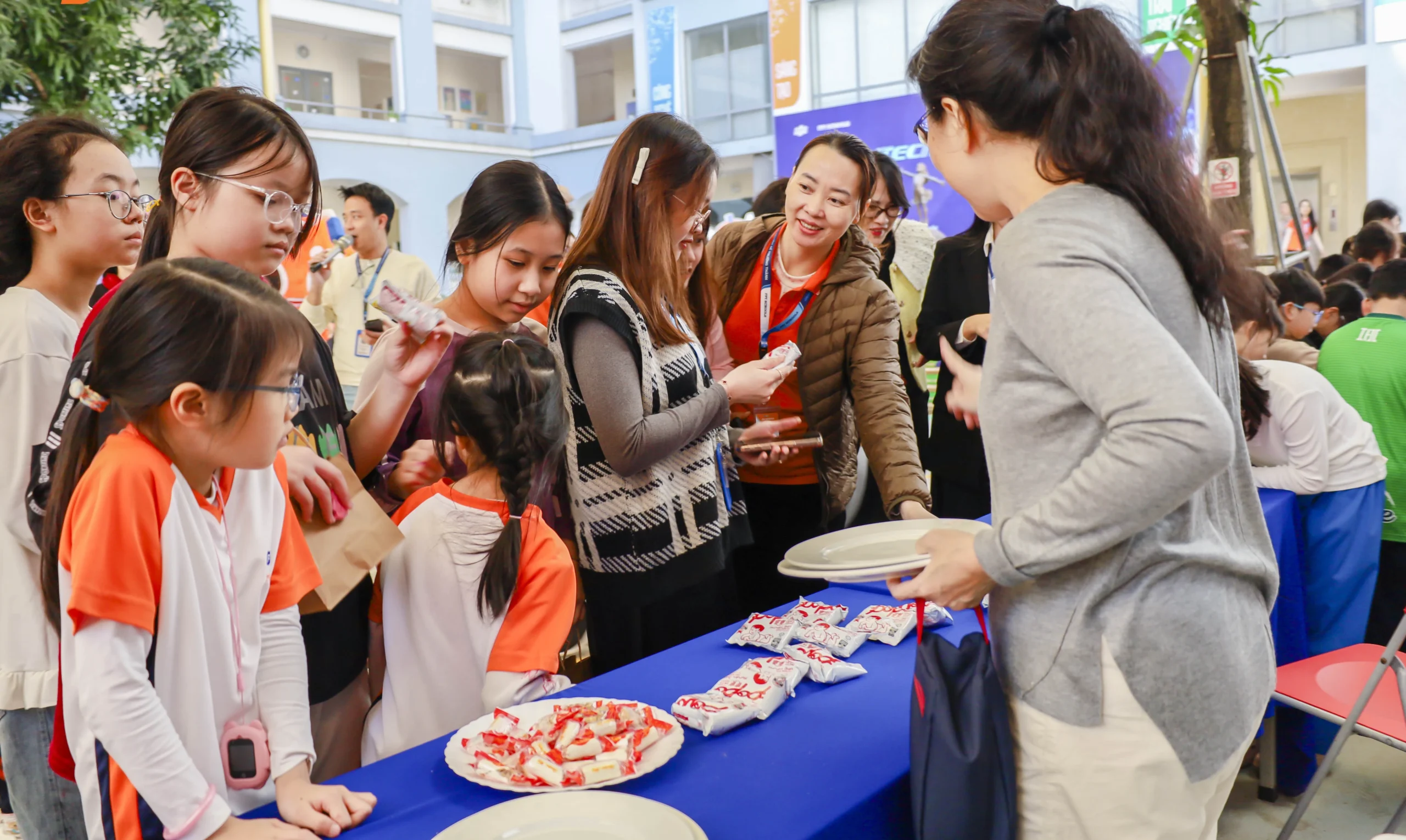 Hoạt động trải nghiệm trong ngày hội Open STEM Day