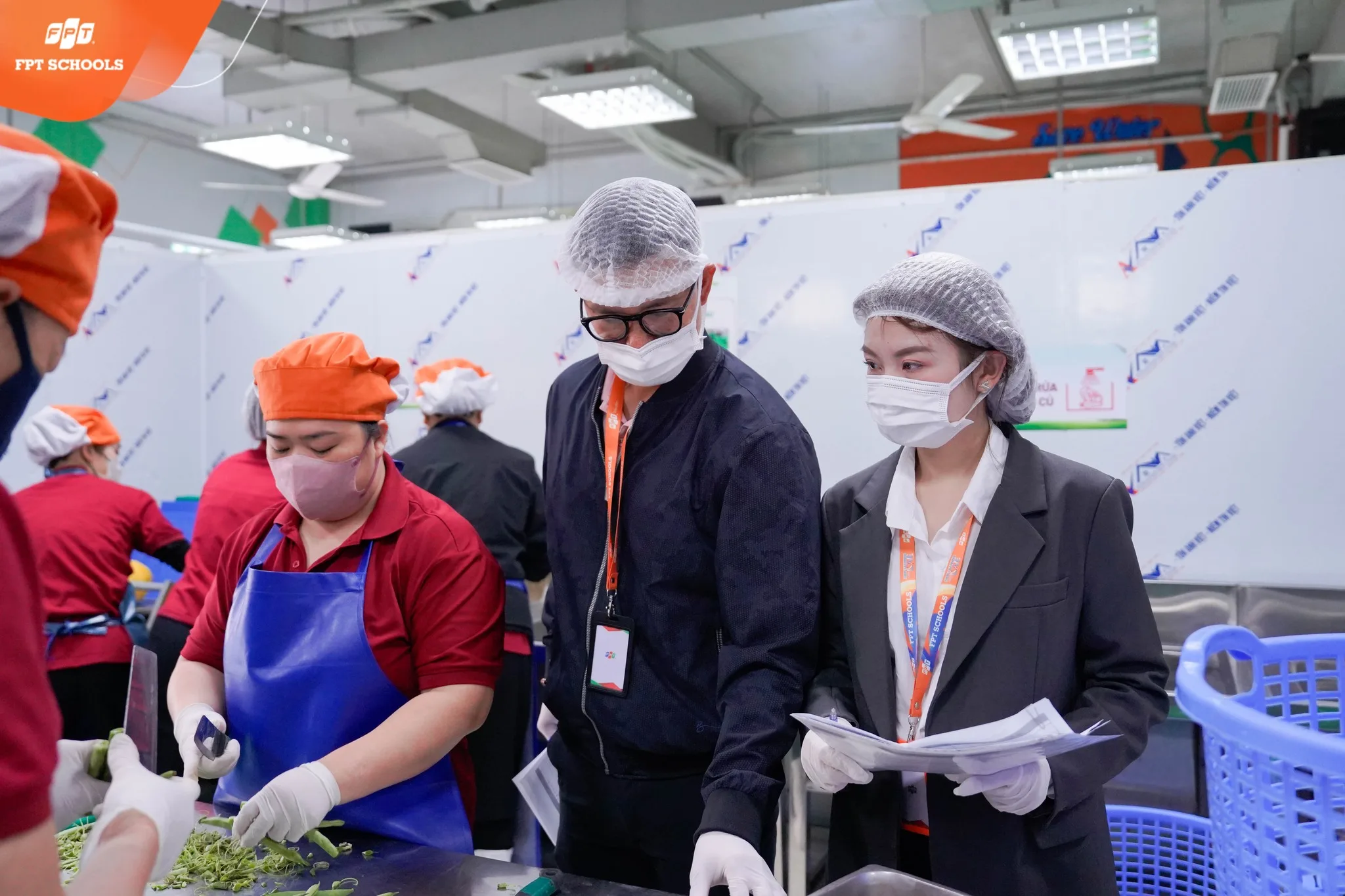 Chủ động kiểm tra và đánh giá bếp ăn – FPT School Hải Phòng đảm bảo bữa ăn an toàn cho học sinh | FPT Schools