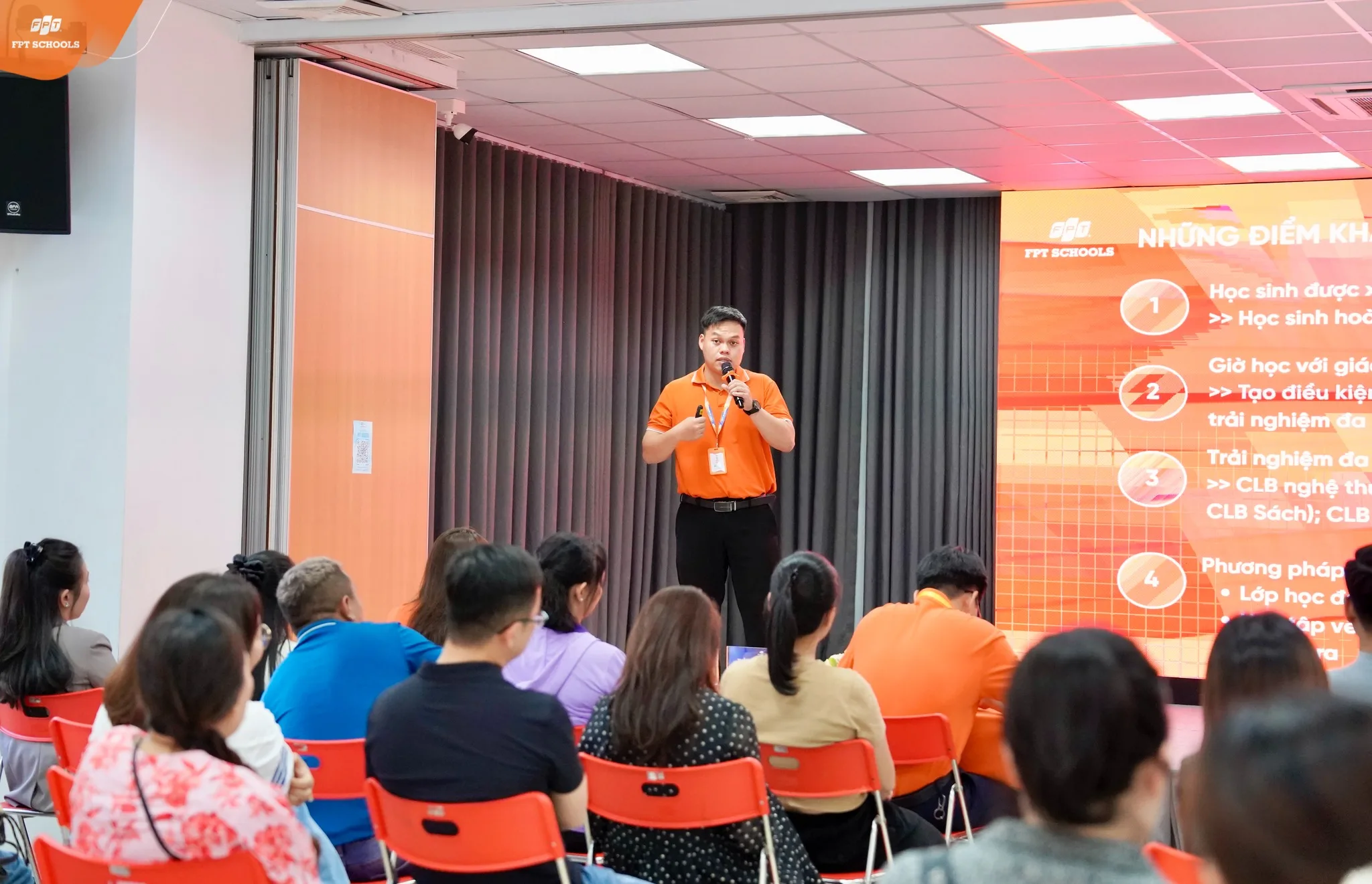 Hơn 100 phụ huynh và học sinh tham gia giải mã Chương trình THCS và Mô hình bán trú an toàn tại FPT School Hải Phòng - FPT Education Hơn 100 phụ huynh và học sinh tham gia giải mã Chương trình THCS và Mô hình bán trú an toàn tại FPT School Hải Phòng | FPT Schools