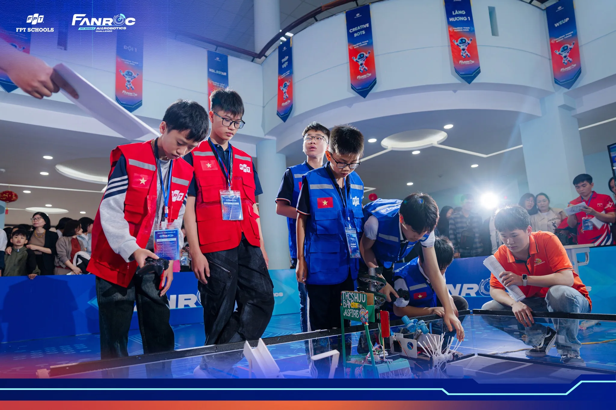 Vòng Chung kết FAnRoC 2025 – 2026 cấp cơ sở: Nơi học sinh thắp lửa đam mê AI và Robotics - FPT Education Vòng Chung kết FAnRoC 2025 – 2026 cấp cơ sở: Nơi học sinh thắp lửa đam mê AI và Robotics | FPT Schools