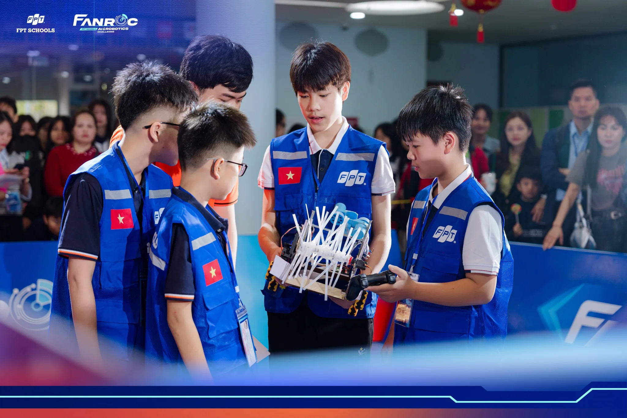 Vòng Chung kết FAnRoC 2025 – 2026 cấp cơ sở: Nơi học sinh thắp lửa đam mê AI và Robotics - FPT Education Vòng Chung kết FAnRoC 2025 – 2026 cấp cơ sở: Nơi học sinh thắp lửa đam mê AI và Robotics | FPT Schools