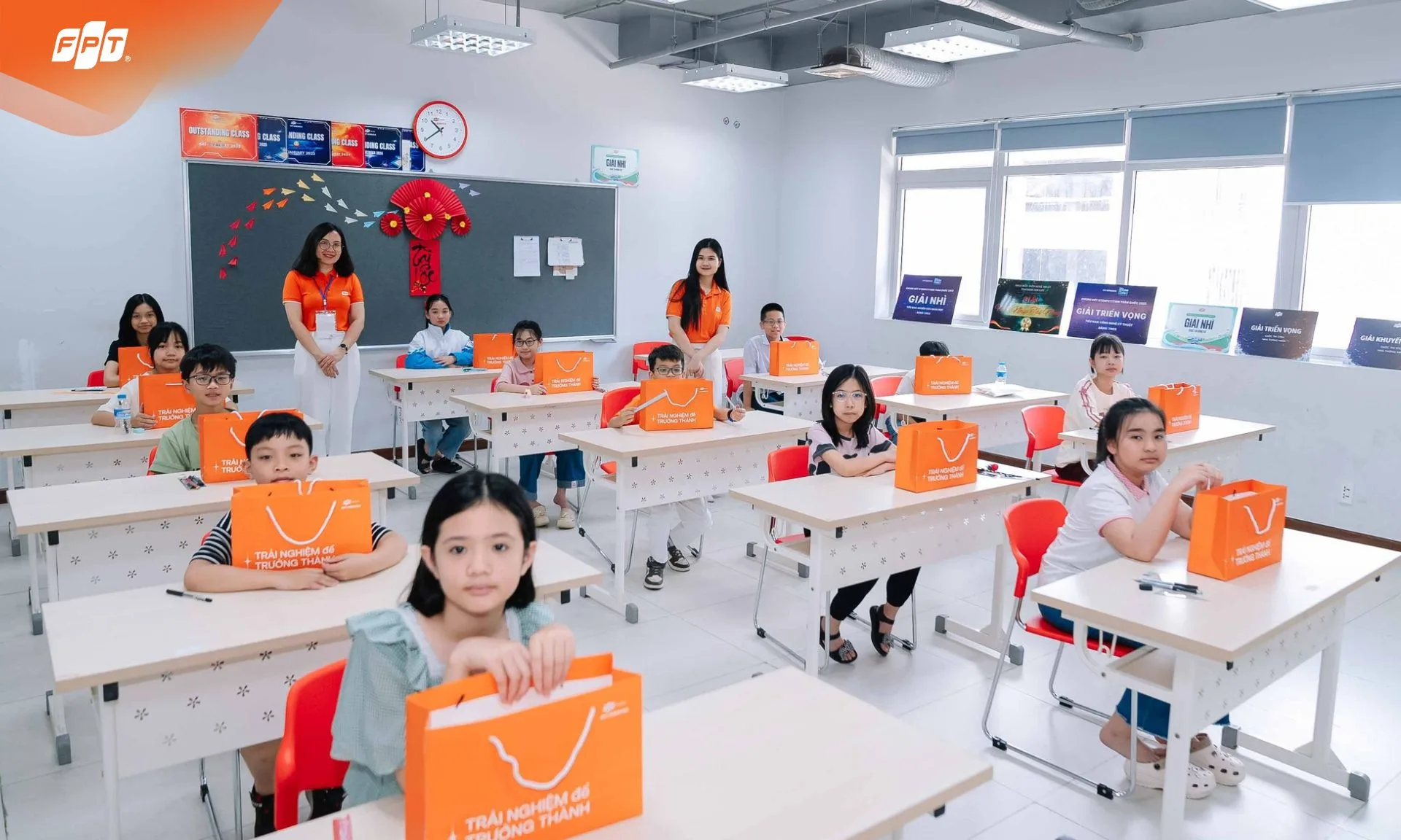 FPT School Thanh Hóa thu hút hàng trăm phụ huynh học sinh | FPT Schools