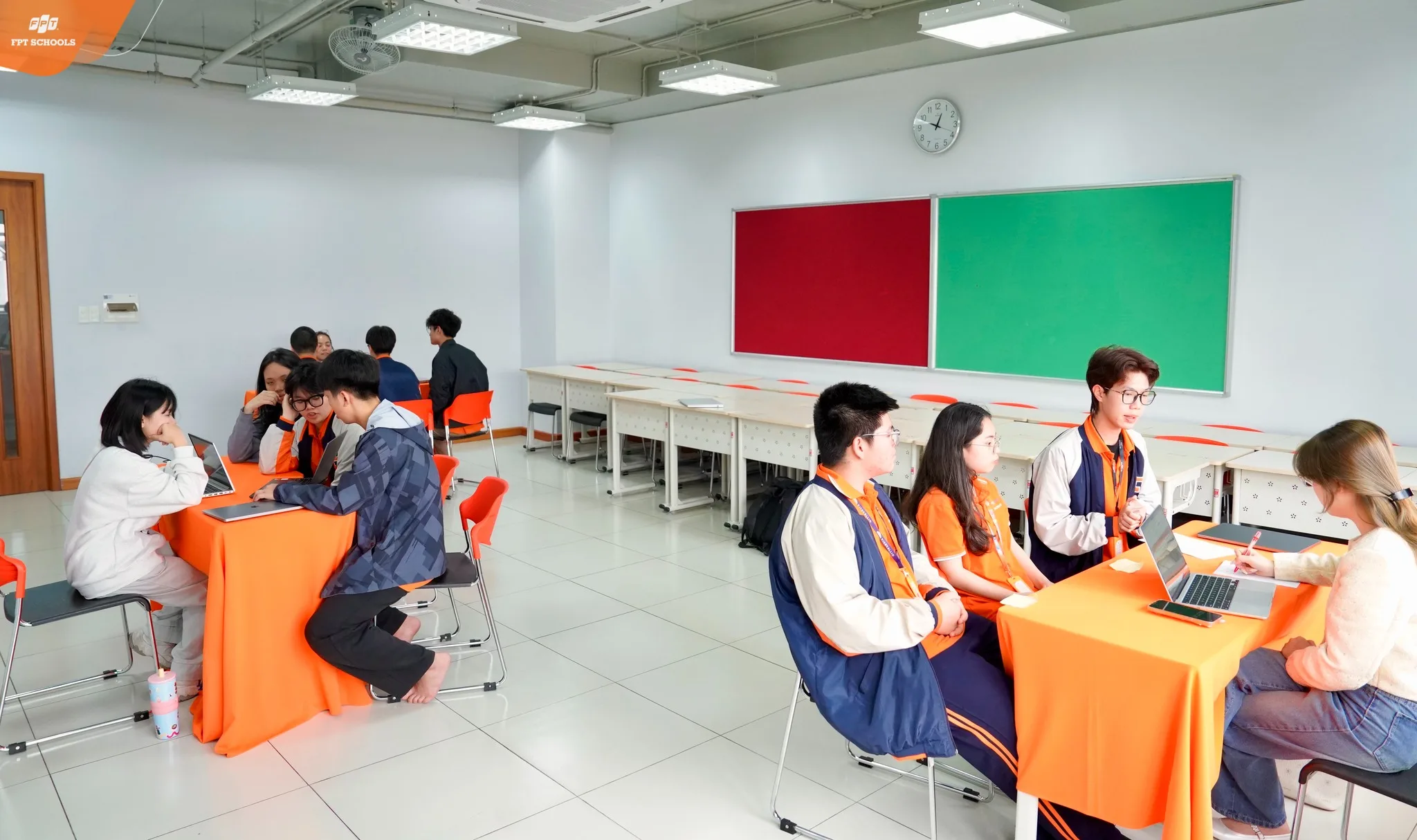 Sôi động vòng Sơ loại cuộc thi F-Debate 2026 tại FPT School Hải Phòng | FPT Schools