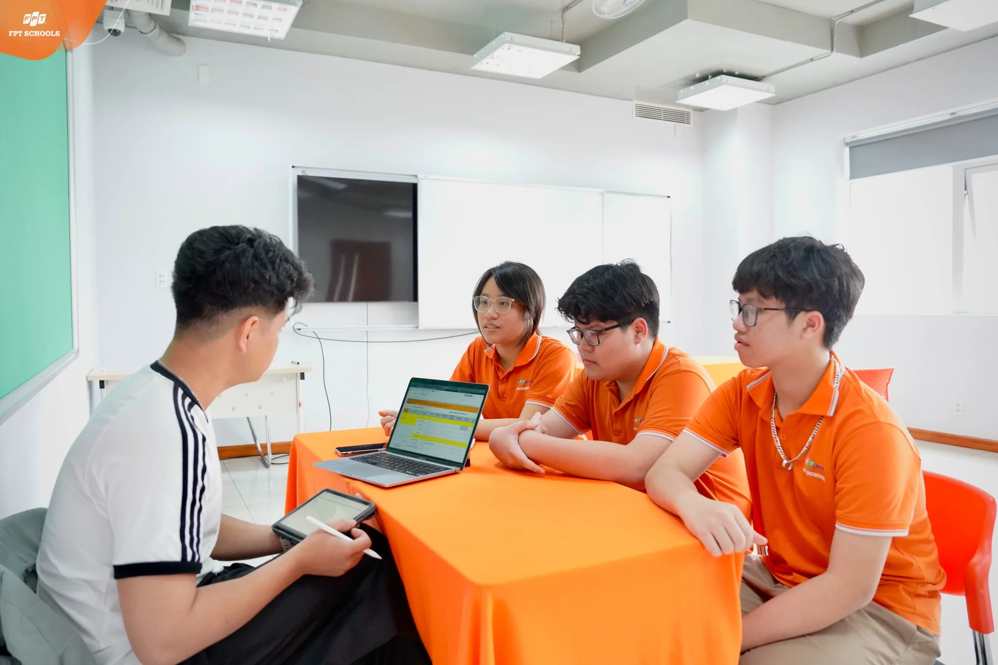 Sôi động vòng Sơ loại cuộc thi F-Debate 2026 tại FPT School Hải Phòng | FPT Schools