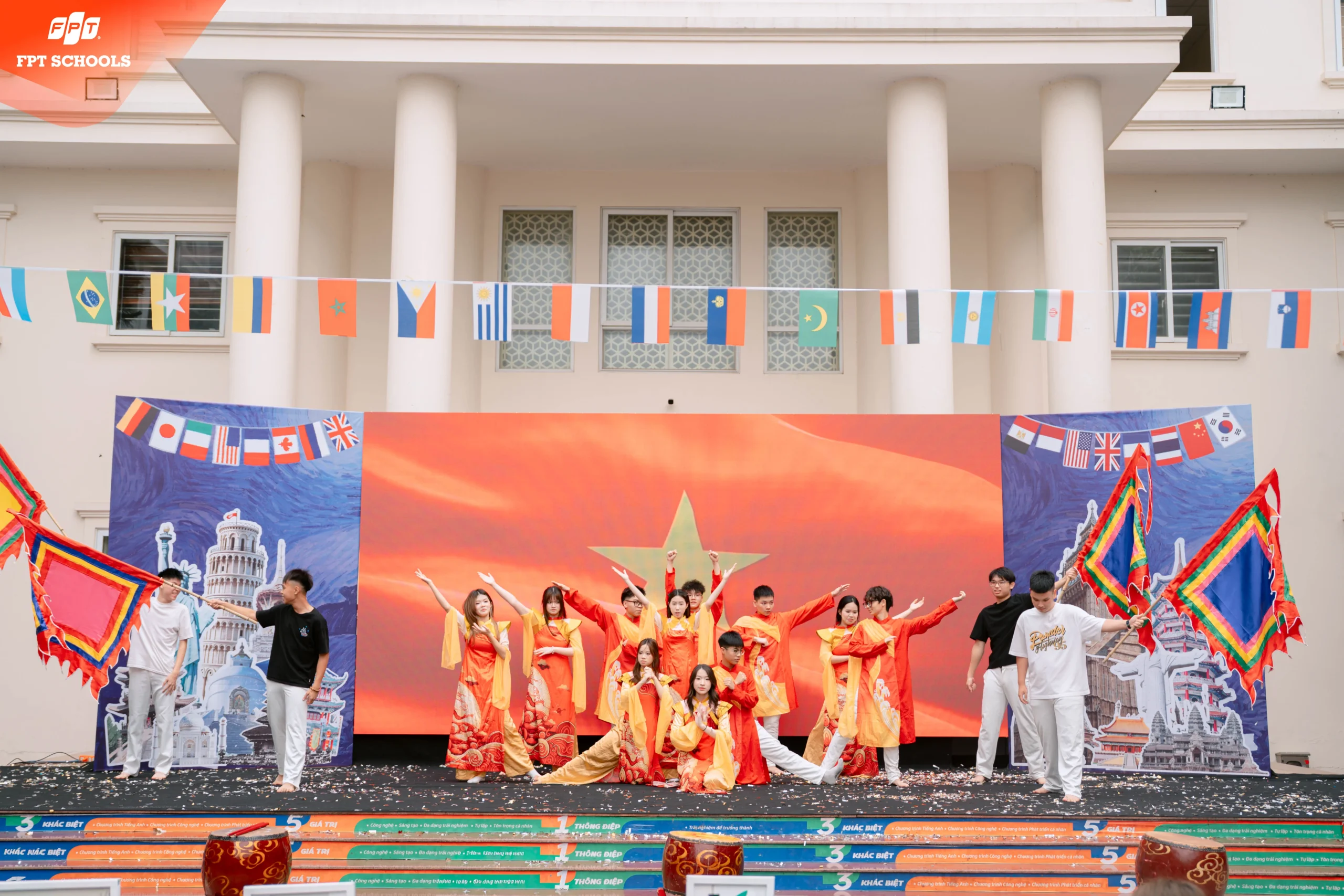 International Day 2026: FESTOPIA – Bản Hòa Ca Đa Văn Hóa Rực Rỡ Tại FPT School Tây Hà Nội - FPT Education International Day 2026: FESTOPIA – Bản Hòa Ca Đa Văn Hóa Rực Rỡ Tại FPT School Tây Hà Nội | FPT Schools