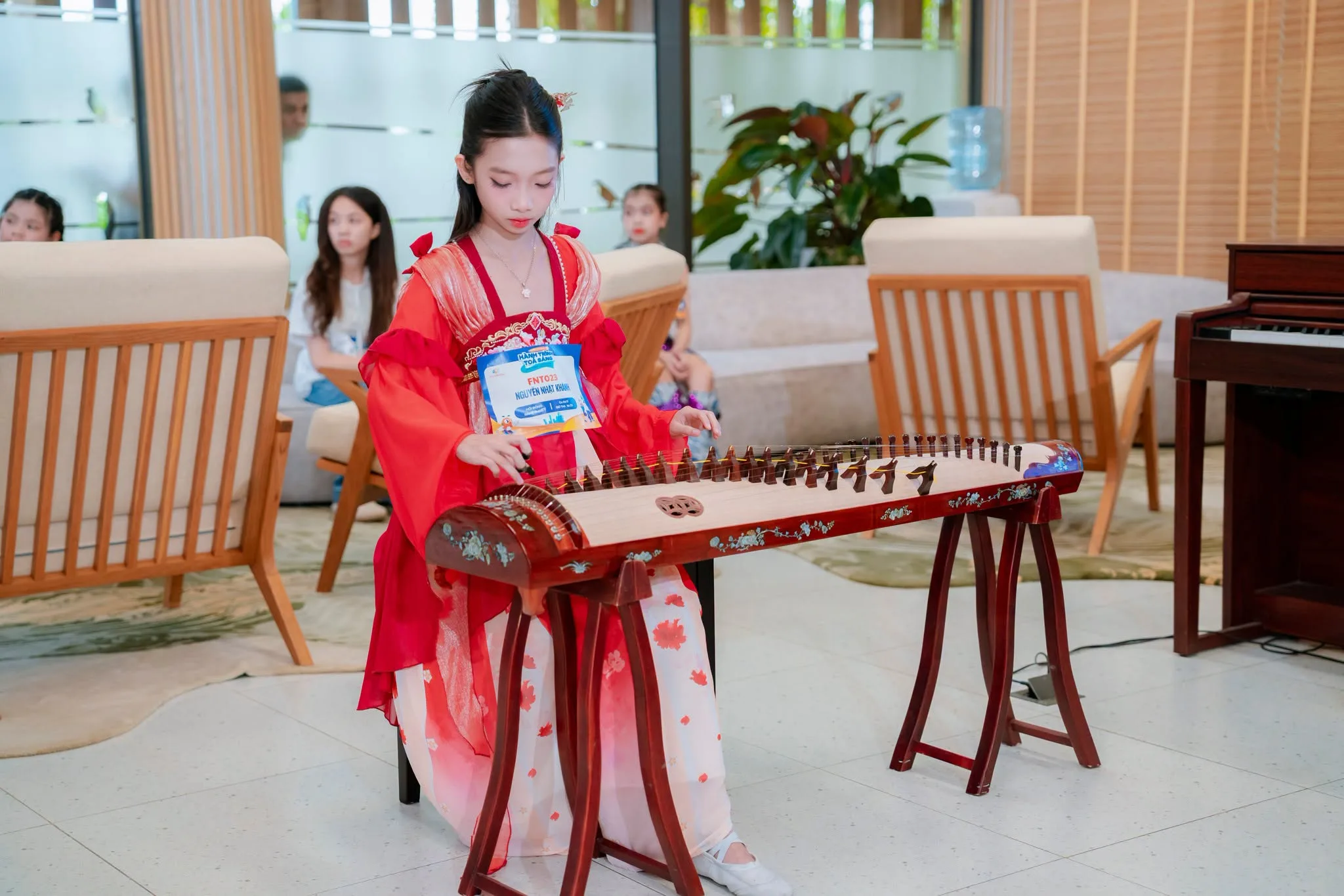 Hơn 200 phụ huynh, học sinh tham gia ngày hội phỏng vấn học bổng Hành trình toả sáng tại FPT School Vinh | FPT Schools