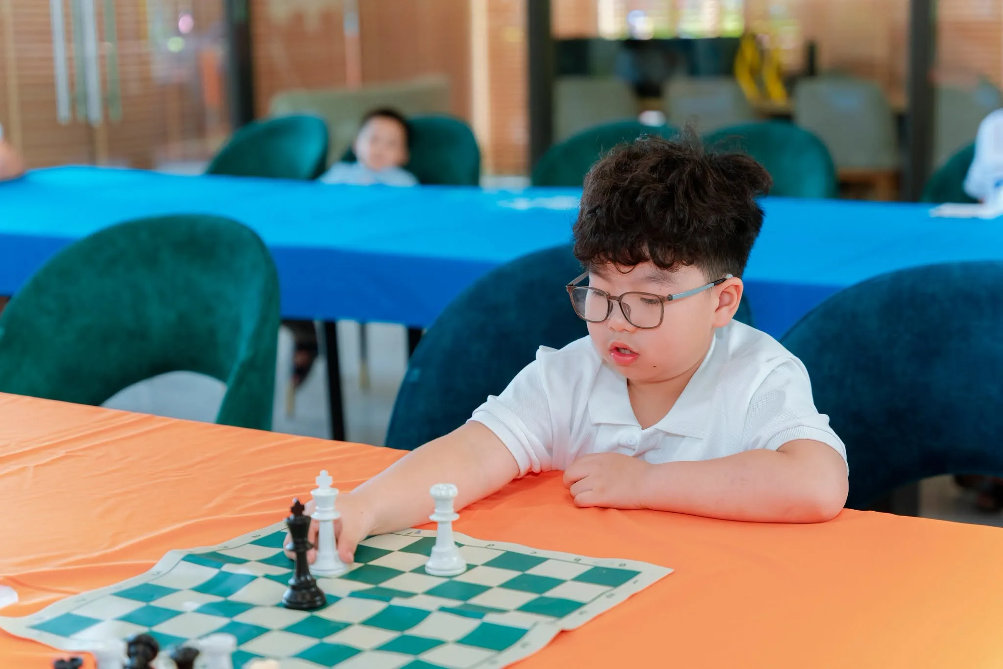 Hơn 200 phụ huynh, học sinh tham gia ngày hội phỏng vấn học bổng Hành trình toả sáng tại FPT School Vinh | FPT Schools