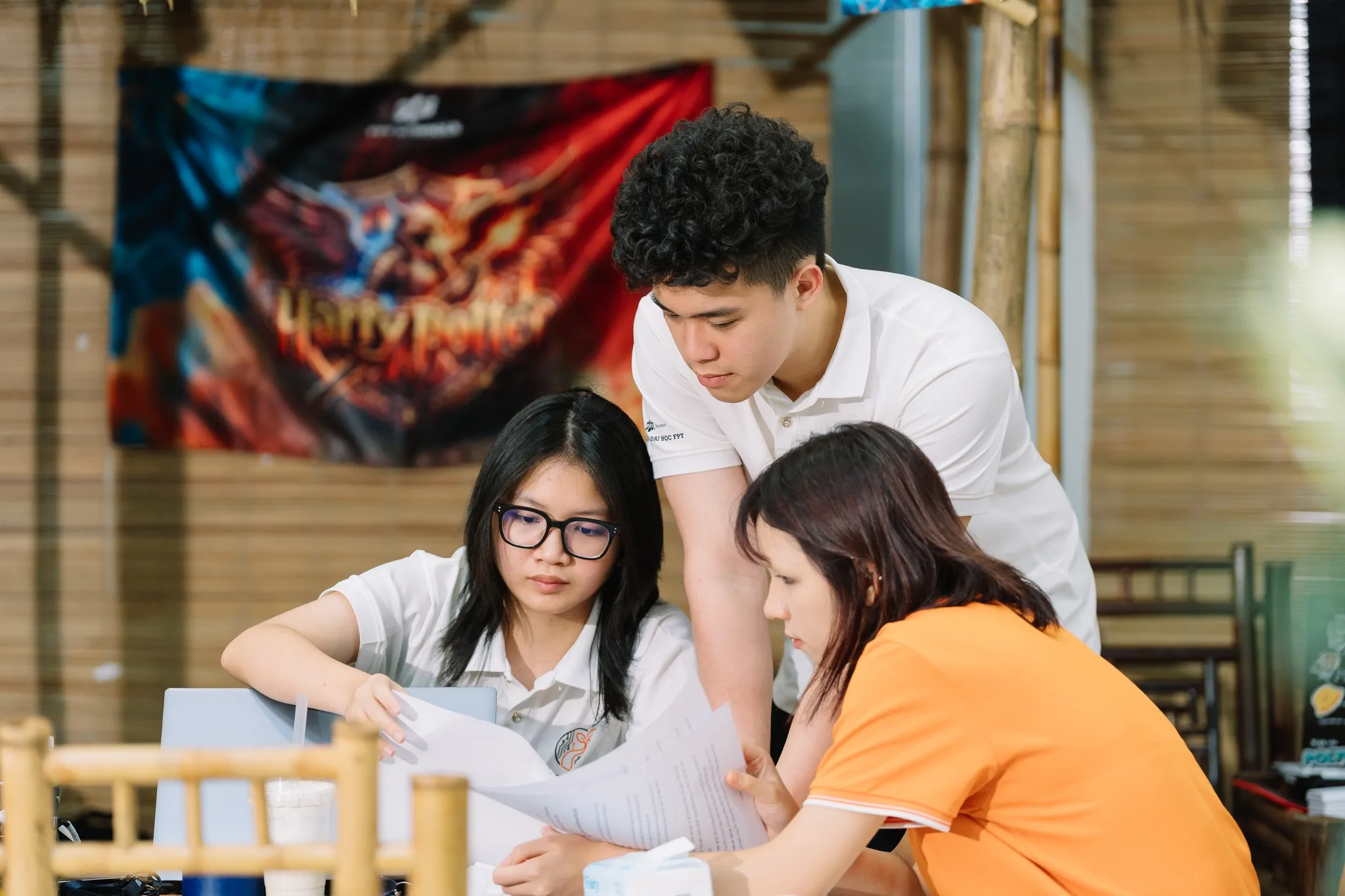 NHÌN LẠI HÀNH TRÌNH VỚI NHỮNG DẤU ẤN RỰC RỠ CỦA HARRY POTTER TẠI CUỘC THI AI YOUNG GURU | FPT Schools