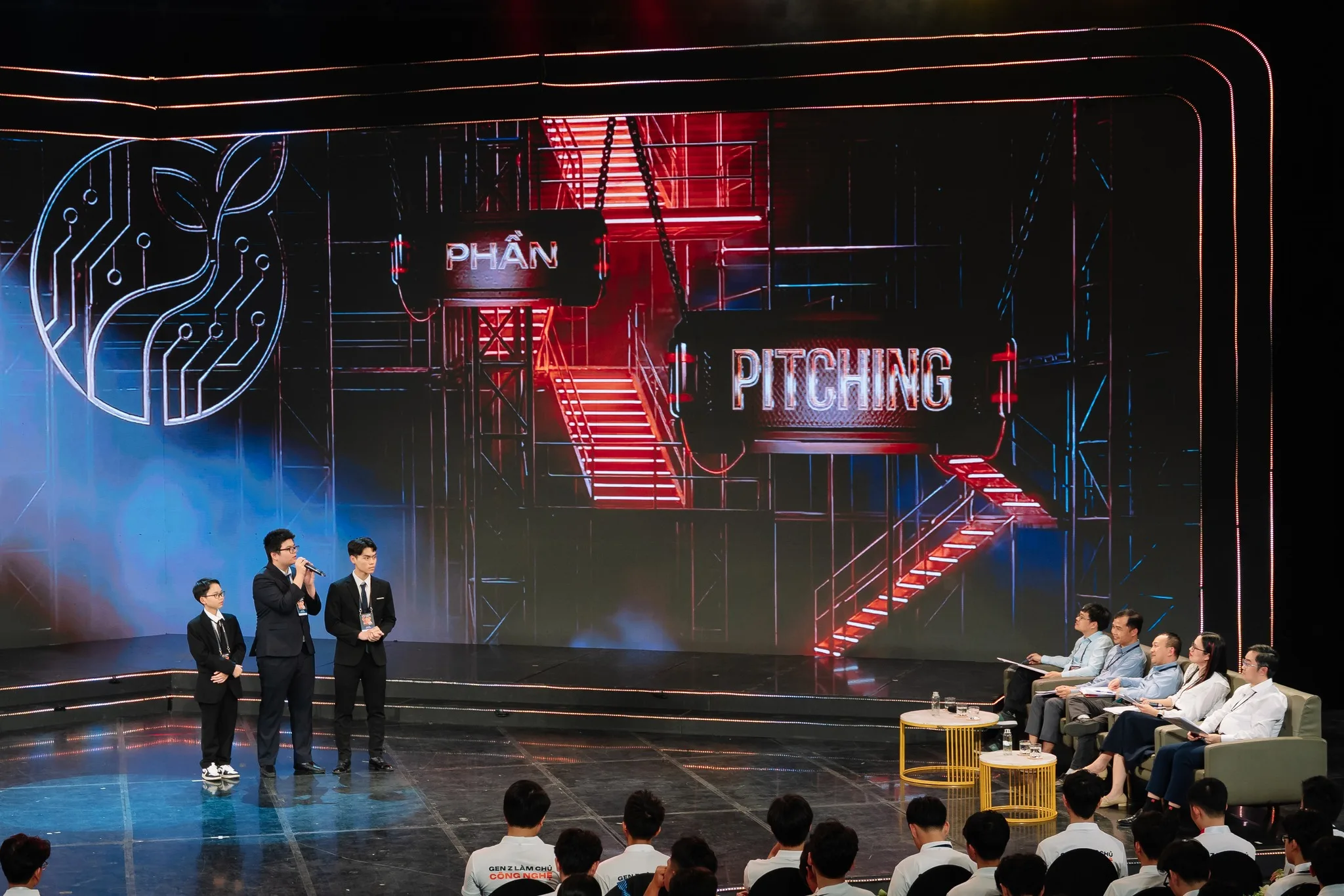 CHÚC MỪNG THE MINI GIANT – ĐẠI DIỆN TRƯỜNG THPT FPT HÀ NỘI XUẤT SẮC GIÀNH GIẢI KHUYẾN KHÍCH TẠI CHUNG KẾT AI YOUNG GURU 2026 - FPT Education CHÚC MỪNG THE MINI GIANT – ĐẠI DIỆN TRƯỜNG THPT FPT HÀ NỘI XUẤT SẮC GIÀNH GIẢI KHUYẾN KHÍCH TẠI CHUNG KẾT AI YOUNG GURU 2026 | FPT Schools