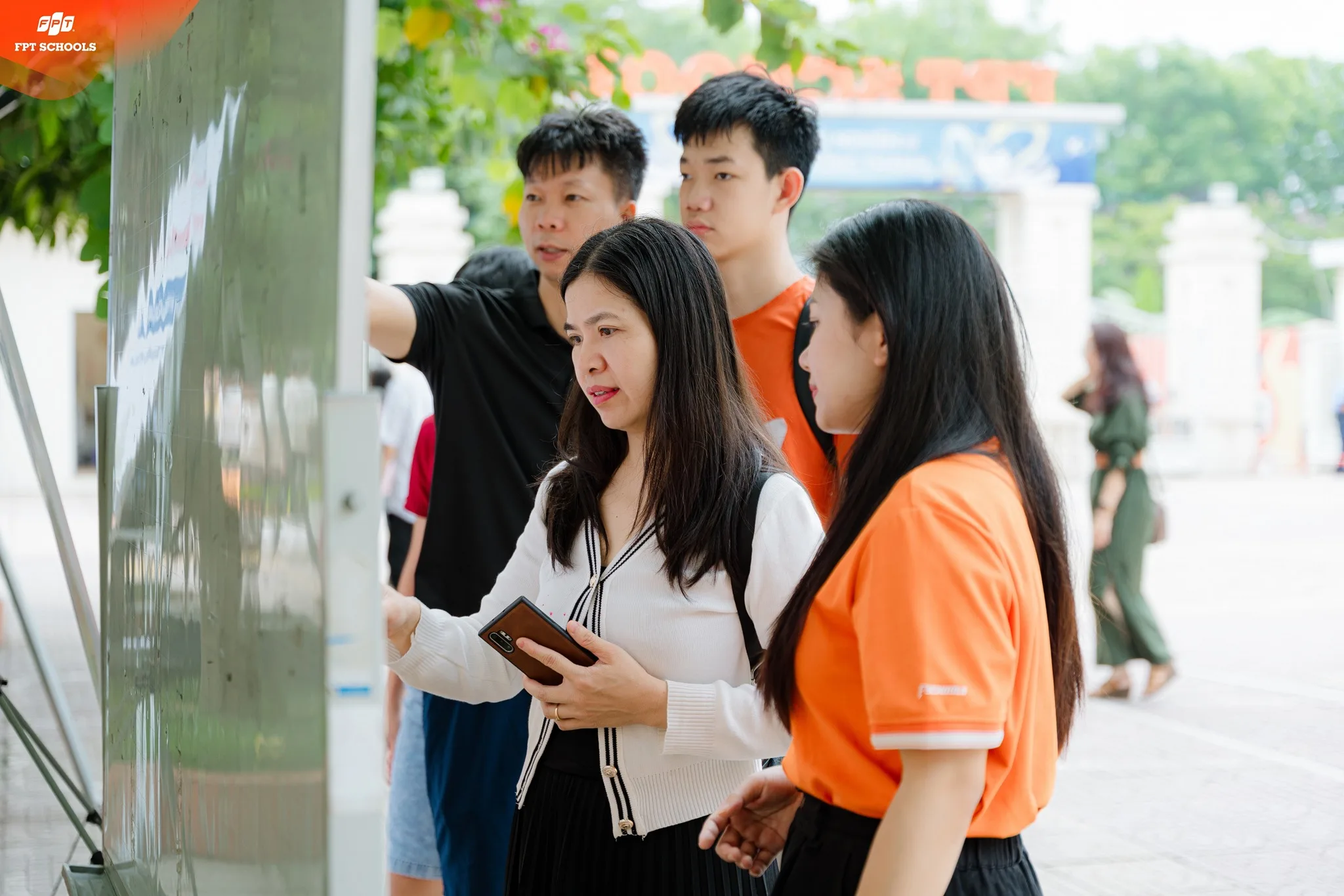 Giải đáp: Có nên cho trẻ học ngoại ngữ sớm hay không? - FPT Education có nên cho trẻ học ngoại ngữ sớm