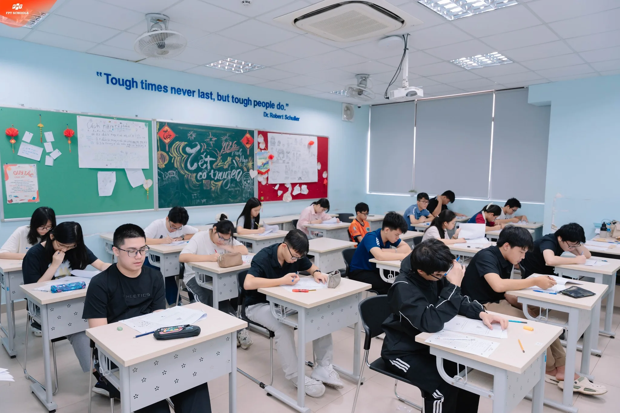 GẦN 200 HỌC SINH THAM GIA CHƯƠNG TRÌNH TÌM KIẾM HỌC BỔNG TẠI TRƯỜNG THPT FPT HÀ NỘI | FPT Schools