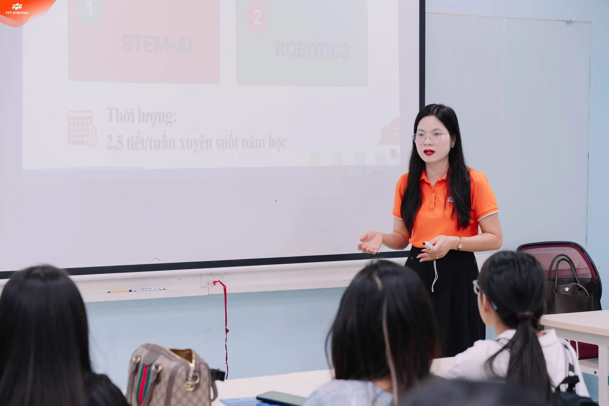 GẦN 200 HỌC SINH THAM GIA CHƯƠNG TRÌNH TÌM KIẾM HỌC BỔNG TẠI TRƯỜNG THPT FPT HÀ NỘI | FPT Schools