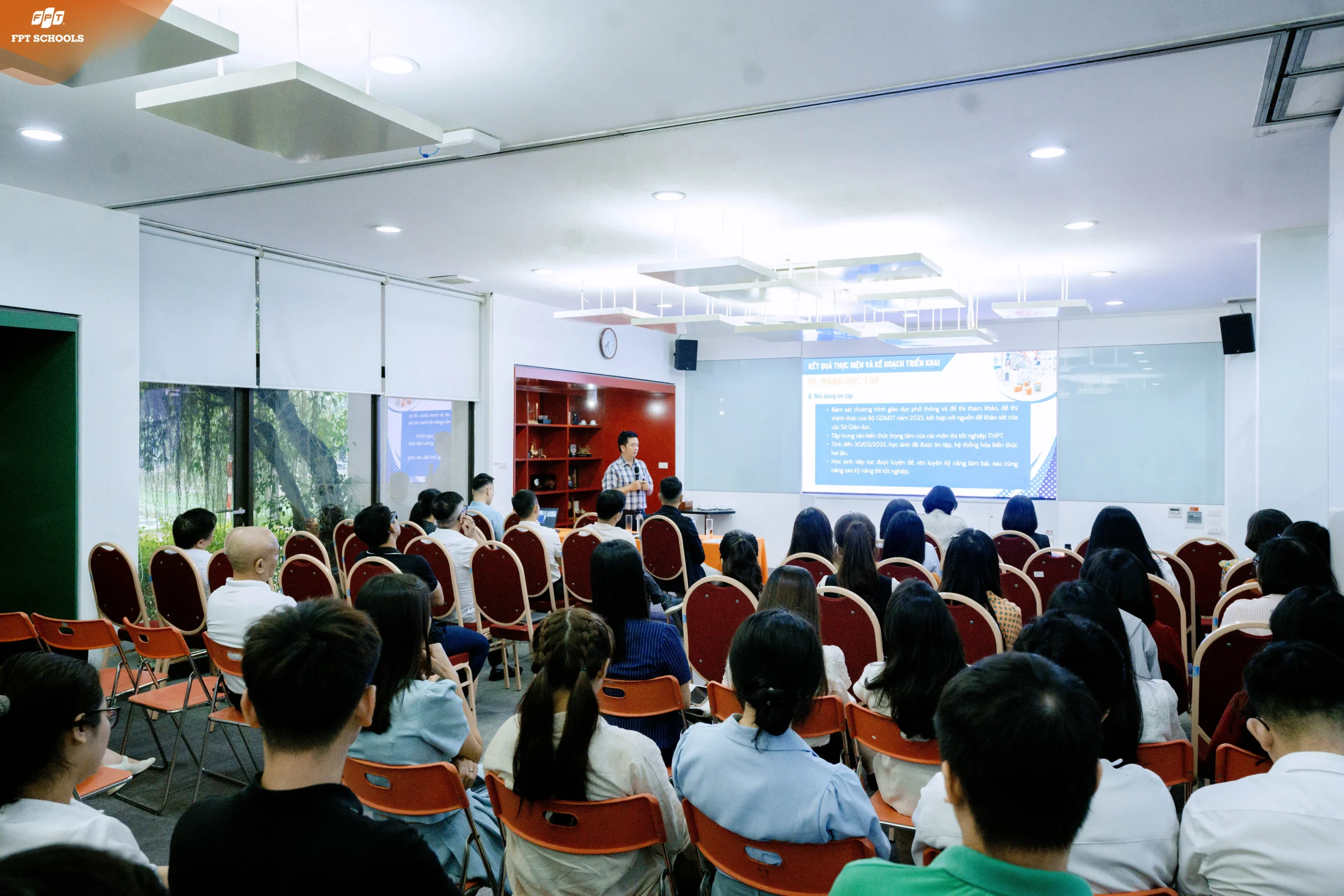 BUỔI GẶP GỠ CUỐI NĂM HỌC ĐẦY Ý NGHĨA GIỮA NHÀ TRƯỜNG VÀ ĐẠI DIỆN CHA MẸ HỌC SINH KHỐI 12 | FPT Schools