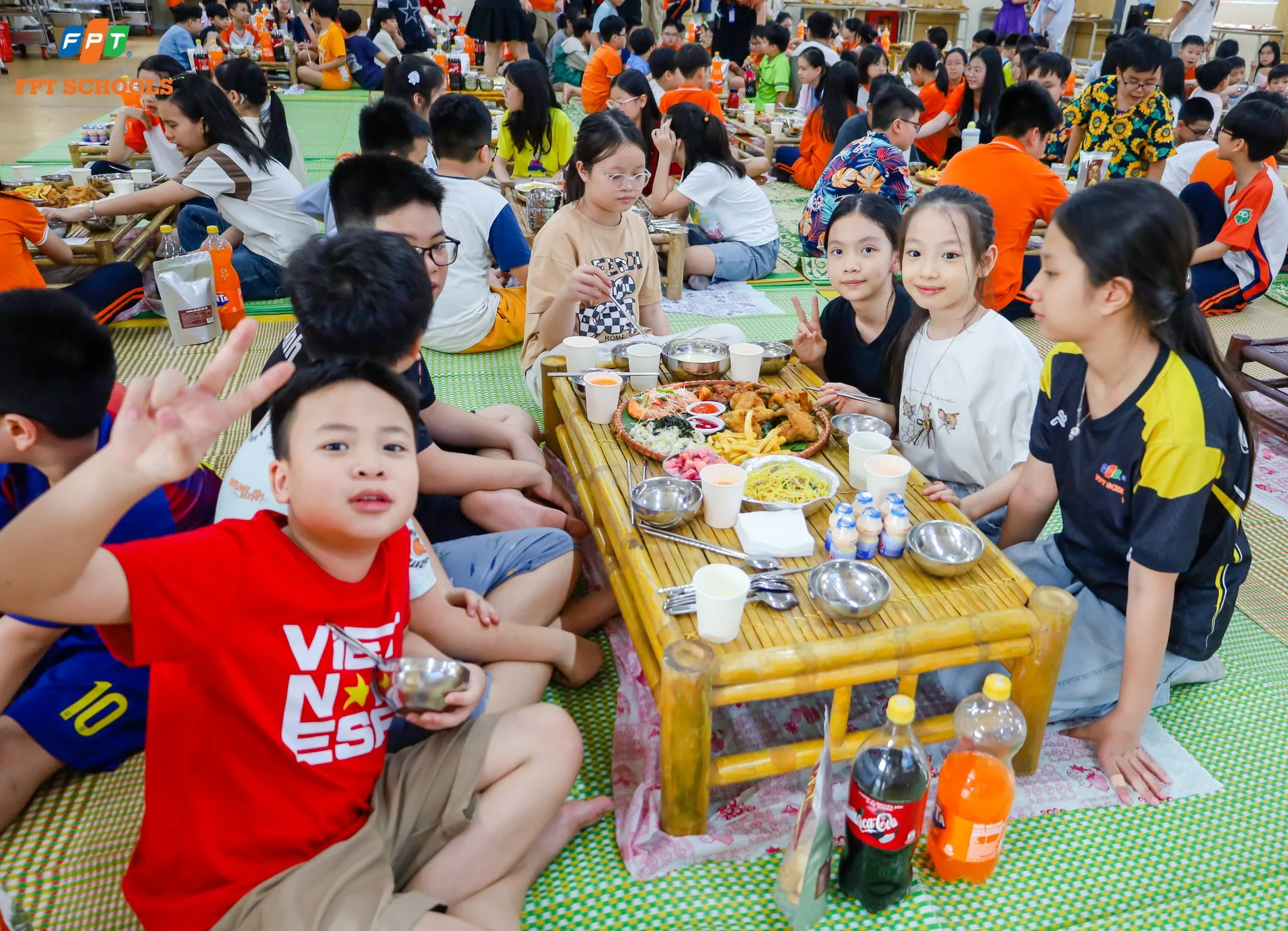 Khép lại năm học 2025 - 2026 tại nhà F bằng một bữa tiệc buffet linh đình | FPT Schools