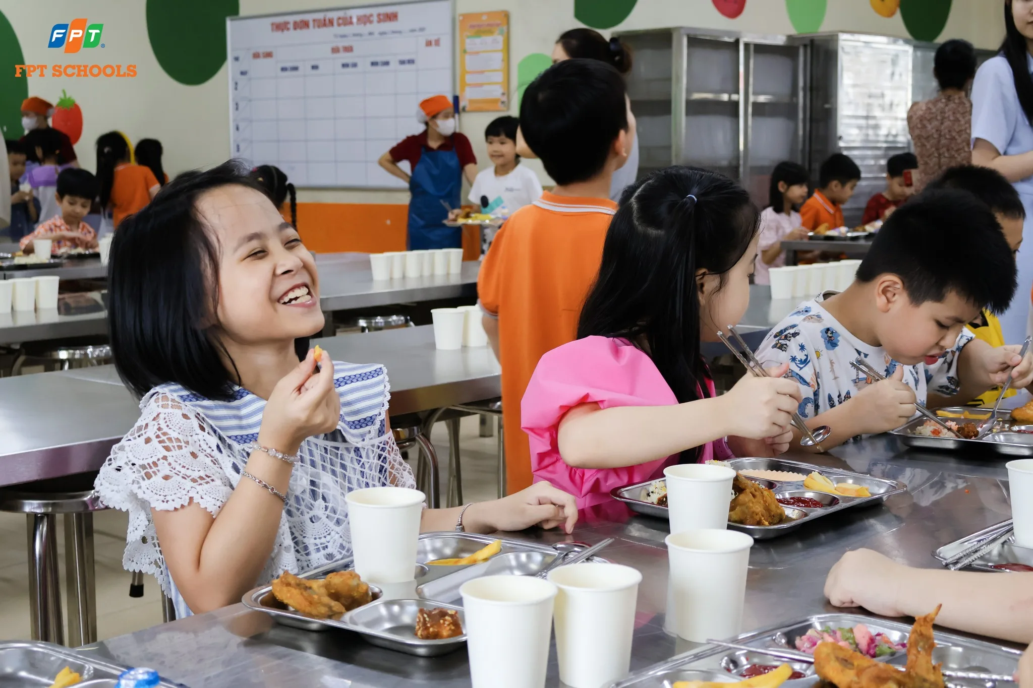 Khép lại năm học 2025 - 2026 tại nhà F bằng một bữa tiệc buffet linh đình | FPT Schools