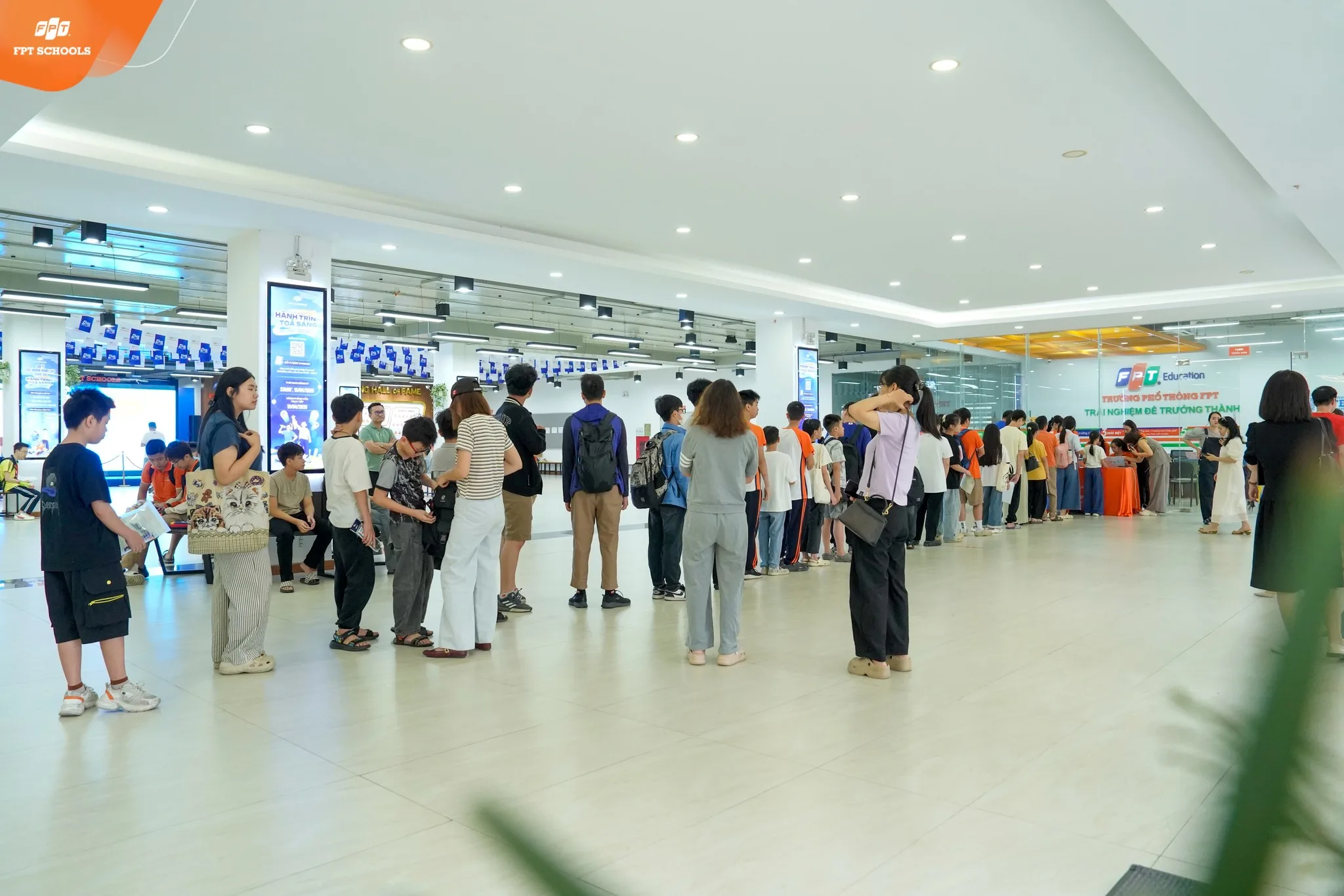 Gần 100 “chiến binh” tham gia chinh phục Kỳ thi Tìm kiếm Học bổng 2026 tại FPT School Hải Phòng - FPT Education Gần 100 “chiến binh” tham gia chinh phục Kỳ thi Tìm kiếm Học bổng 2026 tại FPT School Hải Phòng | FPT Schools
