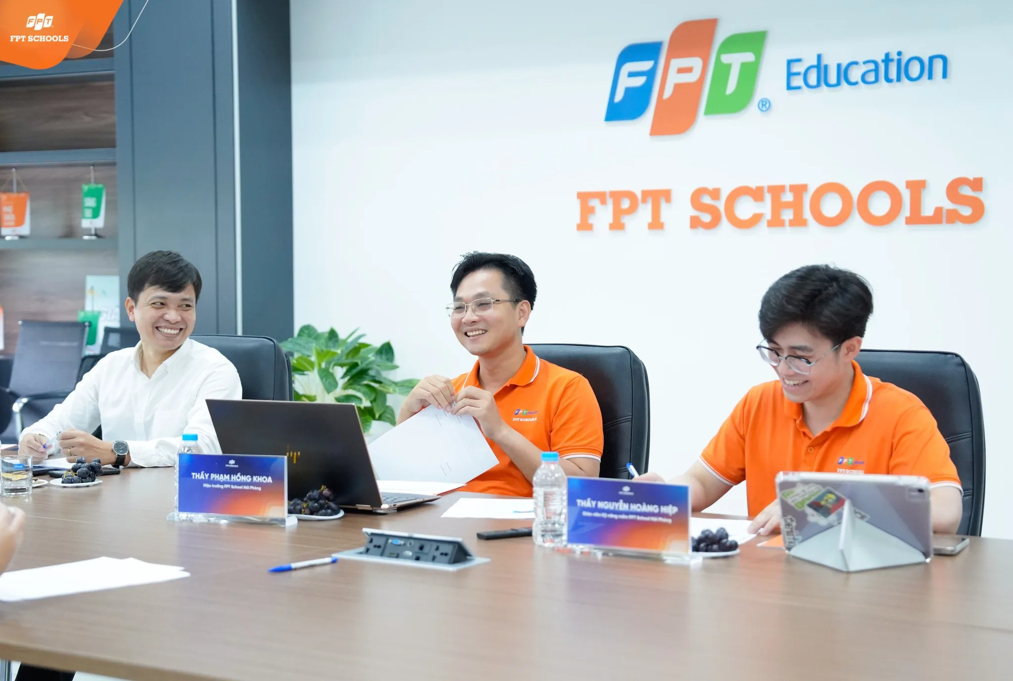Tìm hiểu STEM tiểu học là gì? Phương pháp học tập hiện đại cho trẻ - FPT Education STEM tiểu học là gi
