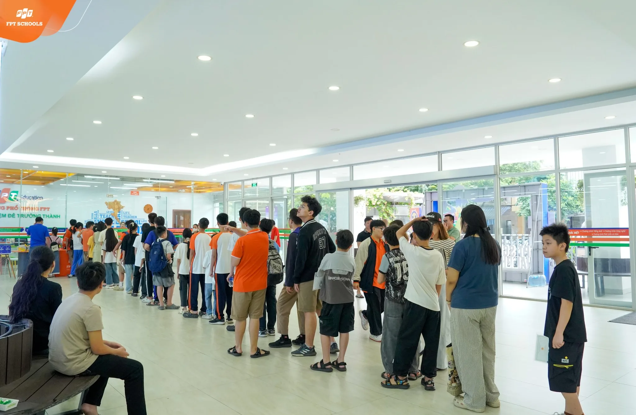 Hướng dẫn chi tiết thủ tục chuyển trường cho học sinh tiểu học phụ huynh cần lưu ý - FPT Education thủ tục chuyển trường cho học sinh tiểu học