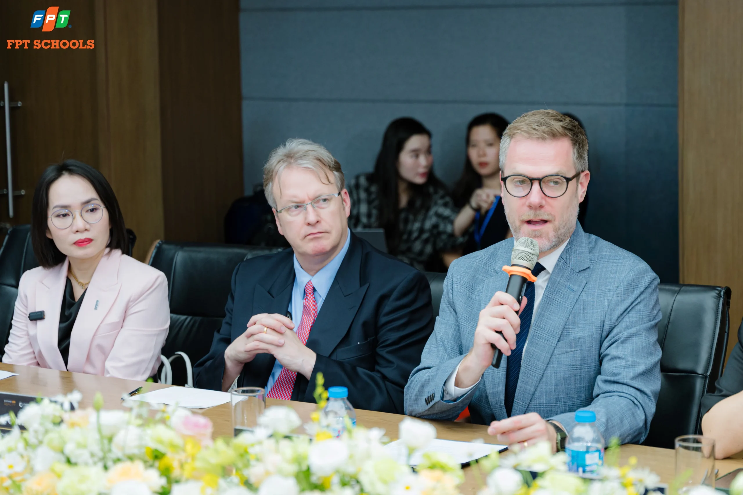 FPT SCHOOLS LÀ HỆ THỐNG PHỔ THÔNG K-12 DUY NHẤT TẠI CHÂU Á ĐẠT CHỨNG NHẬN DANH GIÁ OXFORD QUALITY GOLD | FPT Schools