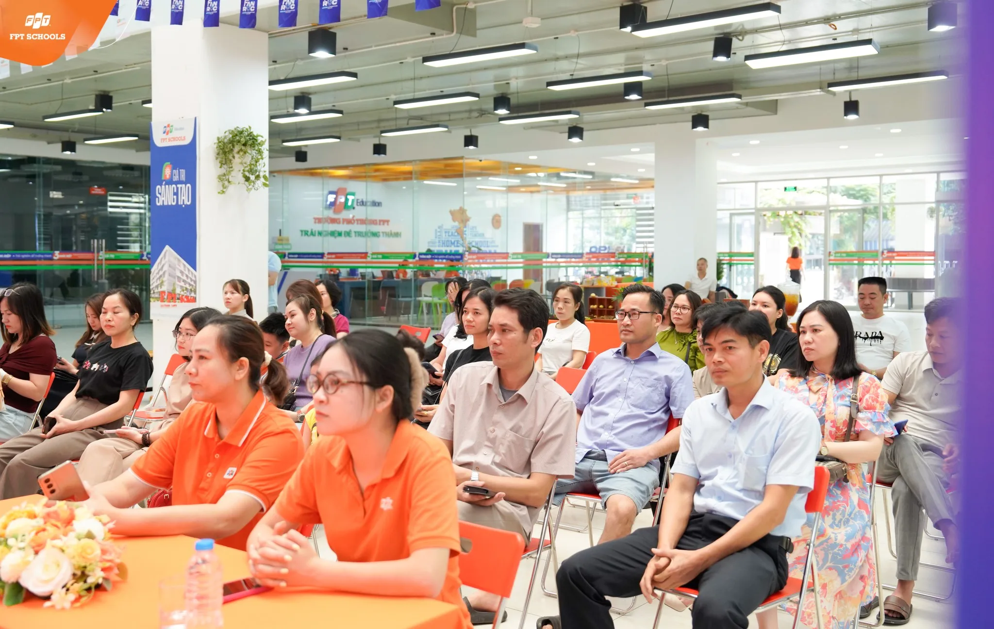 Workshop “Từ lo lắng đến làm chủ – Cùng con học trong kỷ nguyên AI” mang đến nhiều góc nhìn thiết thực cho phụ huynh - FPT Education Workshop “Từ lo lắng đến làm chủ – Cùng con học trong kỷ nguyên AI” mang đến nhiều góc nhìn thiết thực cho phụ huynh | FPT Schools