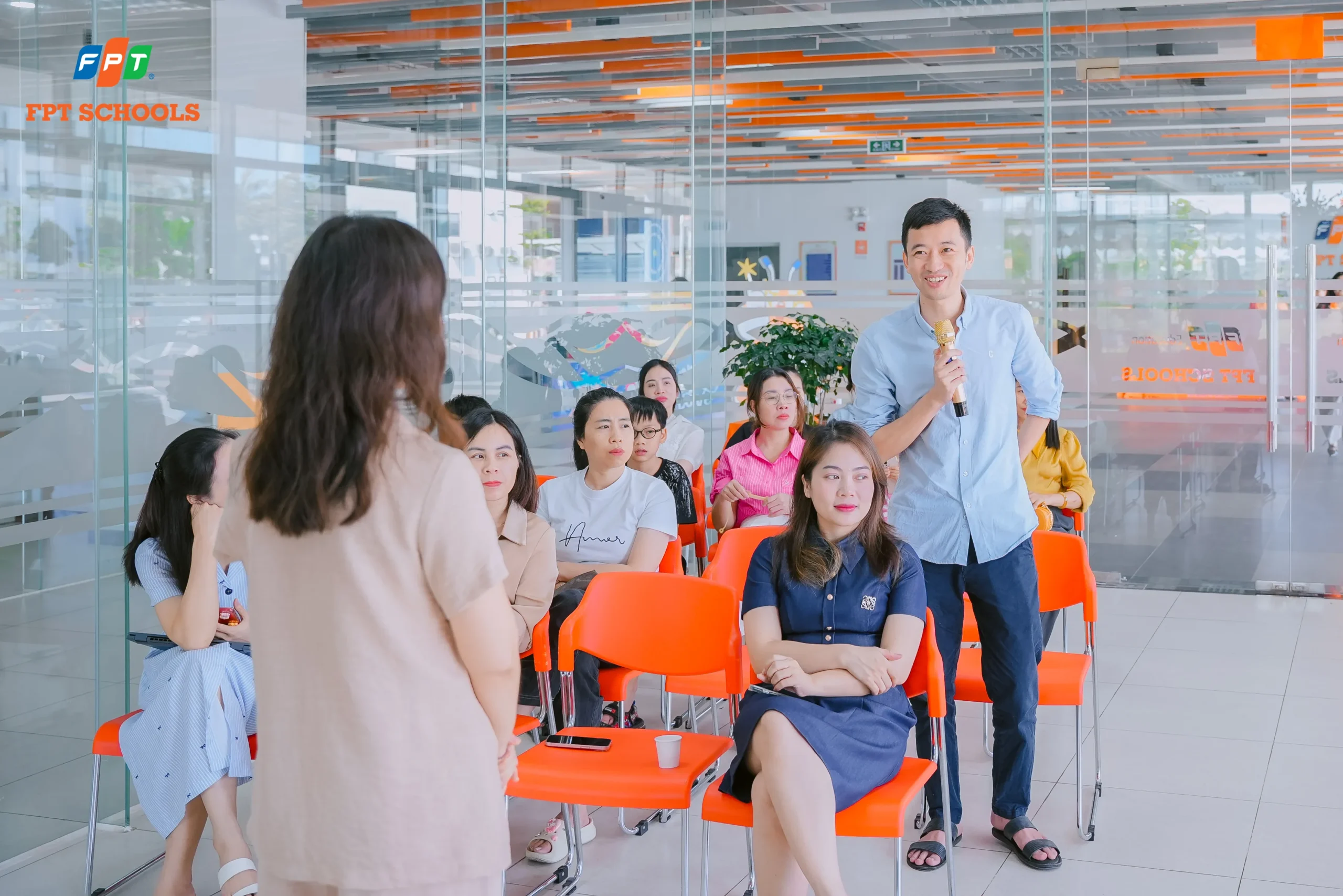FPT School Thanh Hóa đồng hành cùng phụ huynh gỡ rối băn khoăn tại Coffee Talk - FPT Education FPT School Thanh Hóa đồng hành cùng phụ huynh gỡ rối băn khoăn tại Coffee Talk | FPT Schools