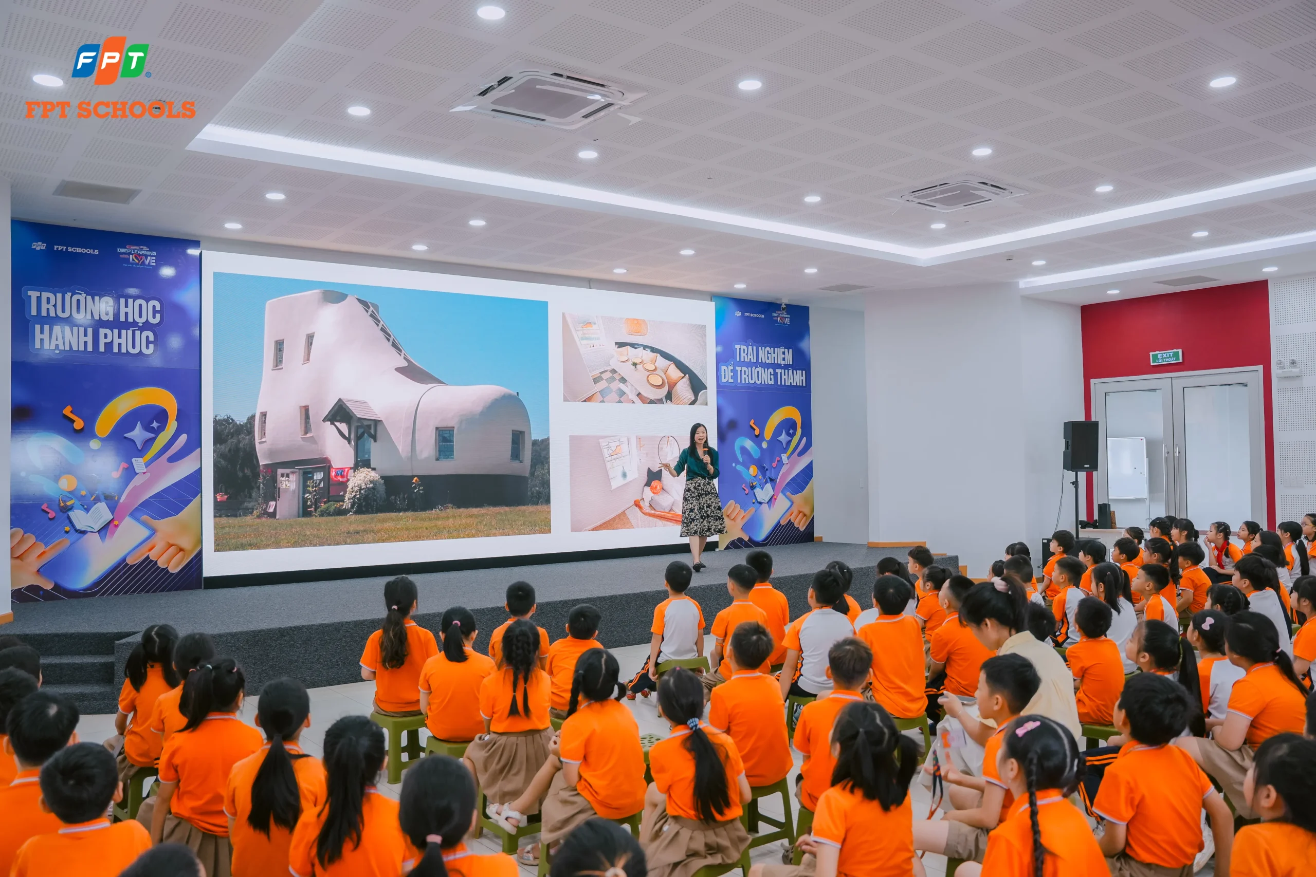 FPT School Thanh Hóa phát triển tư duy sáng tạo cho học sinh Tiểu học - FPT Education Học sinh liên tục được quan sát những ngôi nhà có kiểu dáng đặc biệt