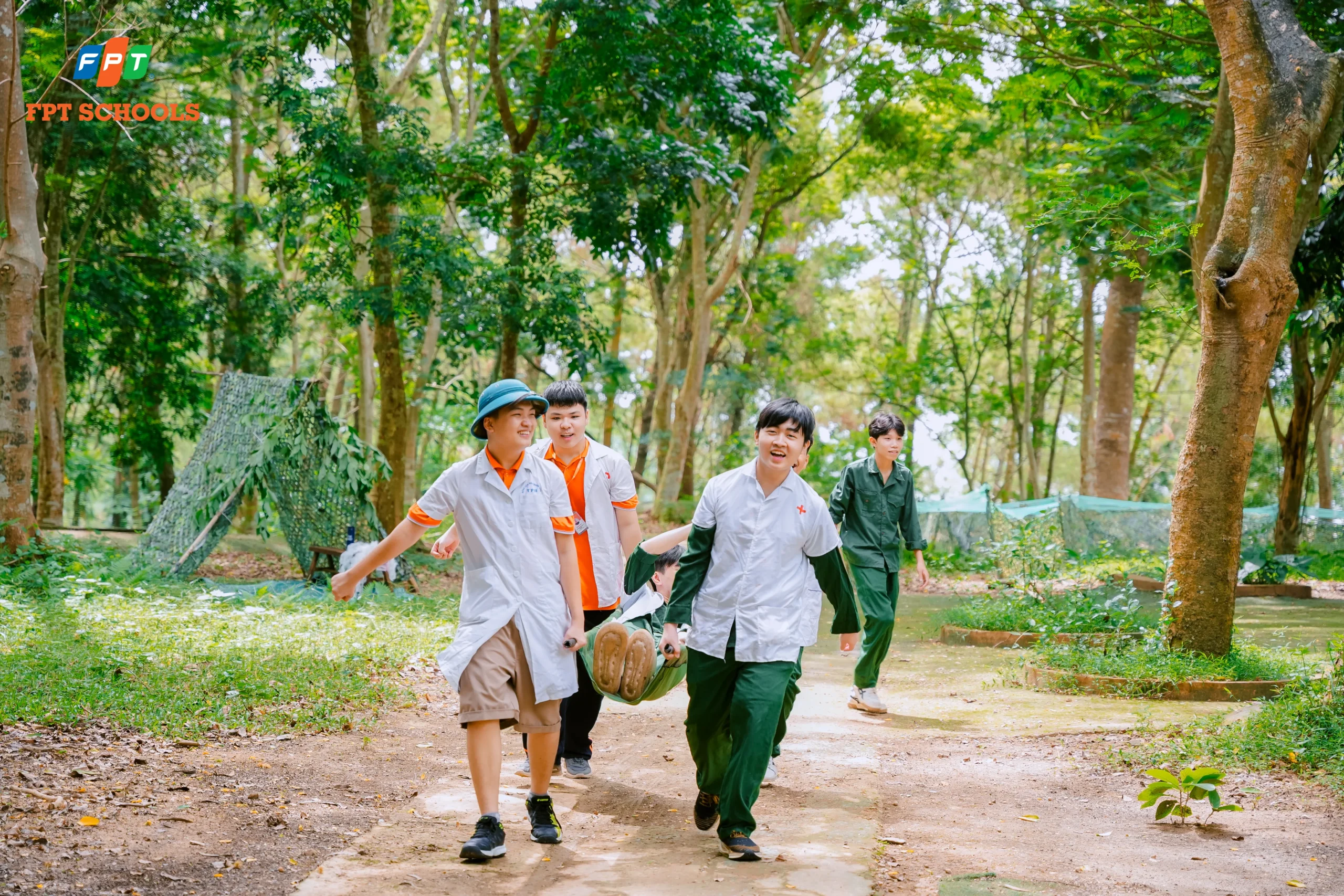 Học sinh FPT School Thanh Hóa tham gia hoạt động ngoại khóa lịch sử tại đổi C4 Hàm Rồng - FPT Education Học sinh FPT School Thanh Hóa tham gia hoạt động ngoại khóa lịch sử tại đổi C4 Hàm Rồng | FPT Schools