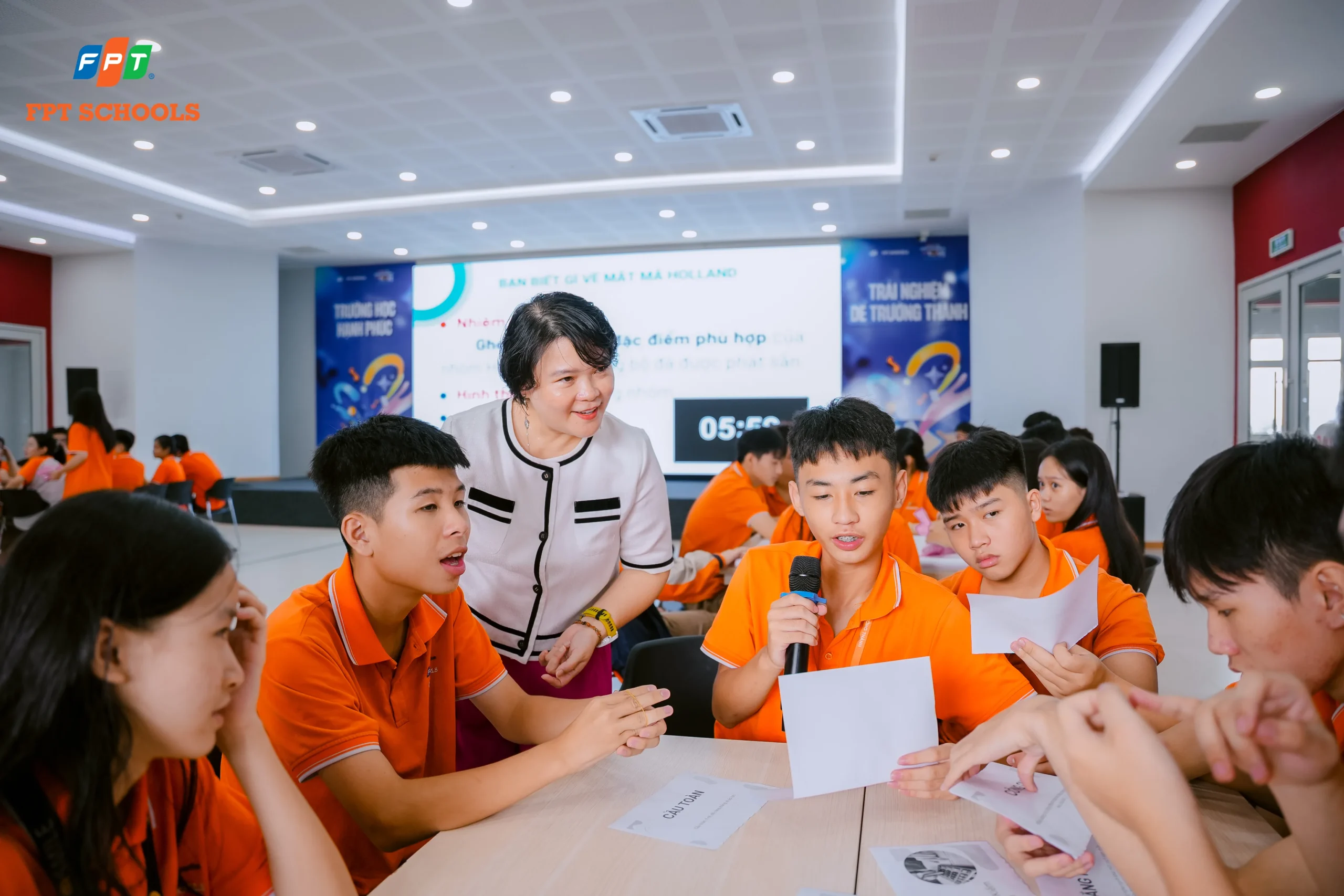 FPT School Thanh Hóa tăng cường hoạt động hướng nghiệp cho học sinh THPT | FPT Schools