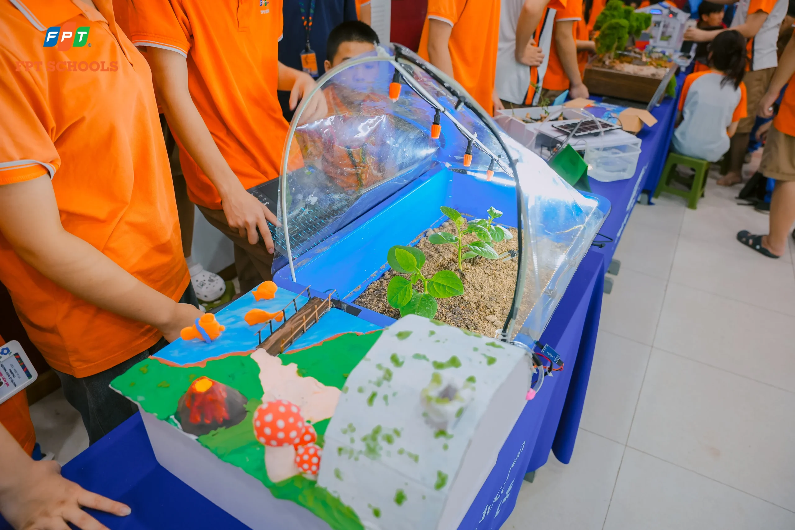 Smart Garden Tại FPT School Thanh Hóa: Dự Án Học Tập Liên Môn Sáng Tạo - FPT Education Mô hình khu vườn thông minh do học sinh Fschool Thanh Hoá thiết kế